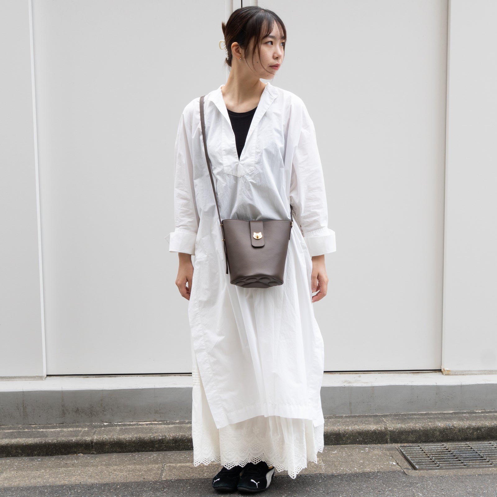 ショルダーバッグ PAW (パウ) キュイール・マッシュ / チョコ