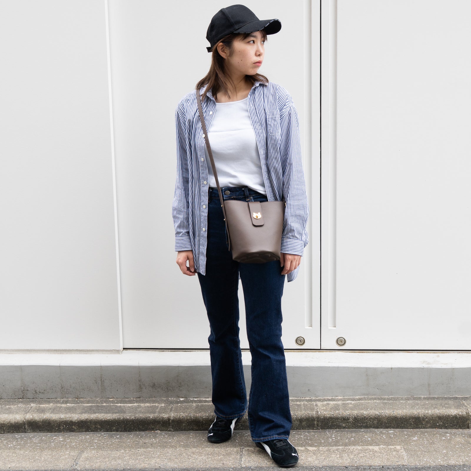 ショルダーバッグ PAW (パウ) キュイール・マッシュ / チョコ