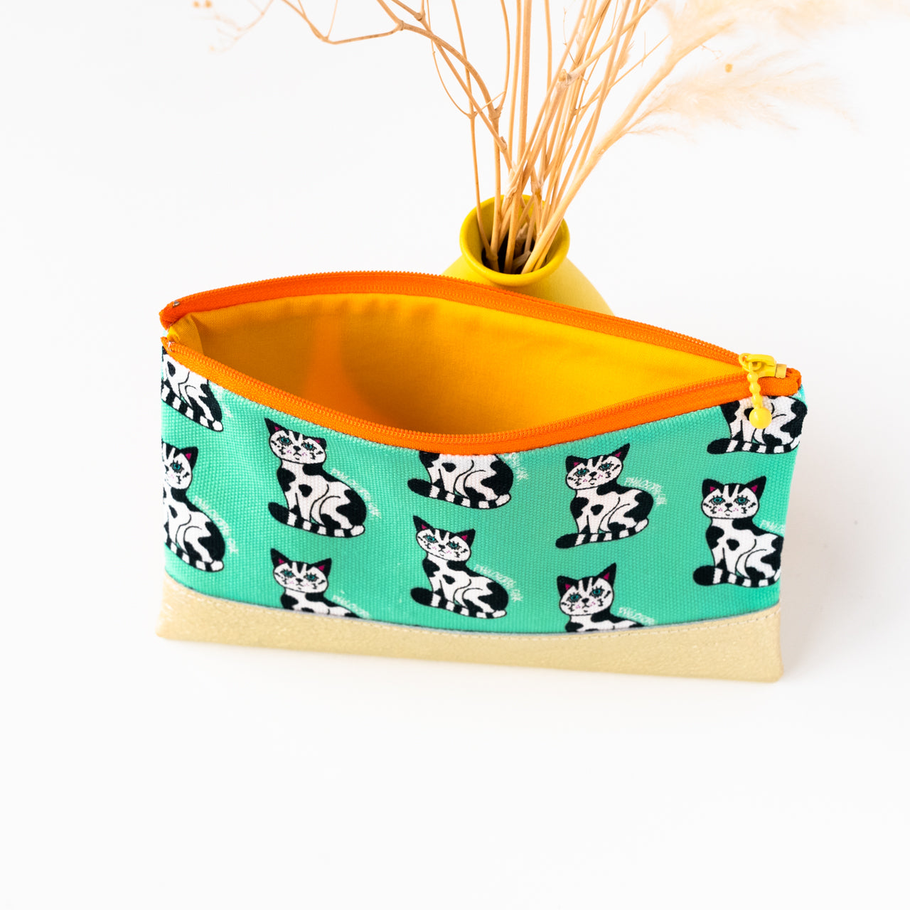 SINK. x Philosophii collaboration cow cat flat pouch