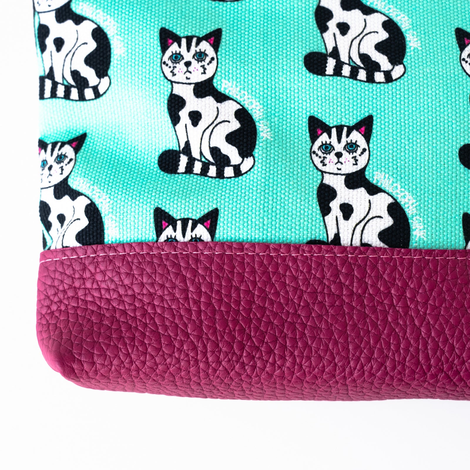 SINK. x Philosophii collaboration Ushineko pouch (with gusset)
