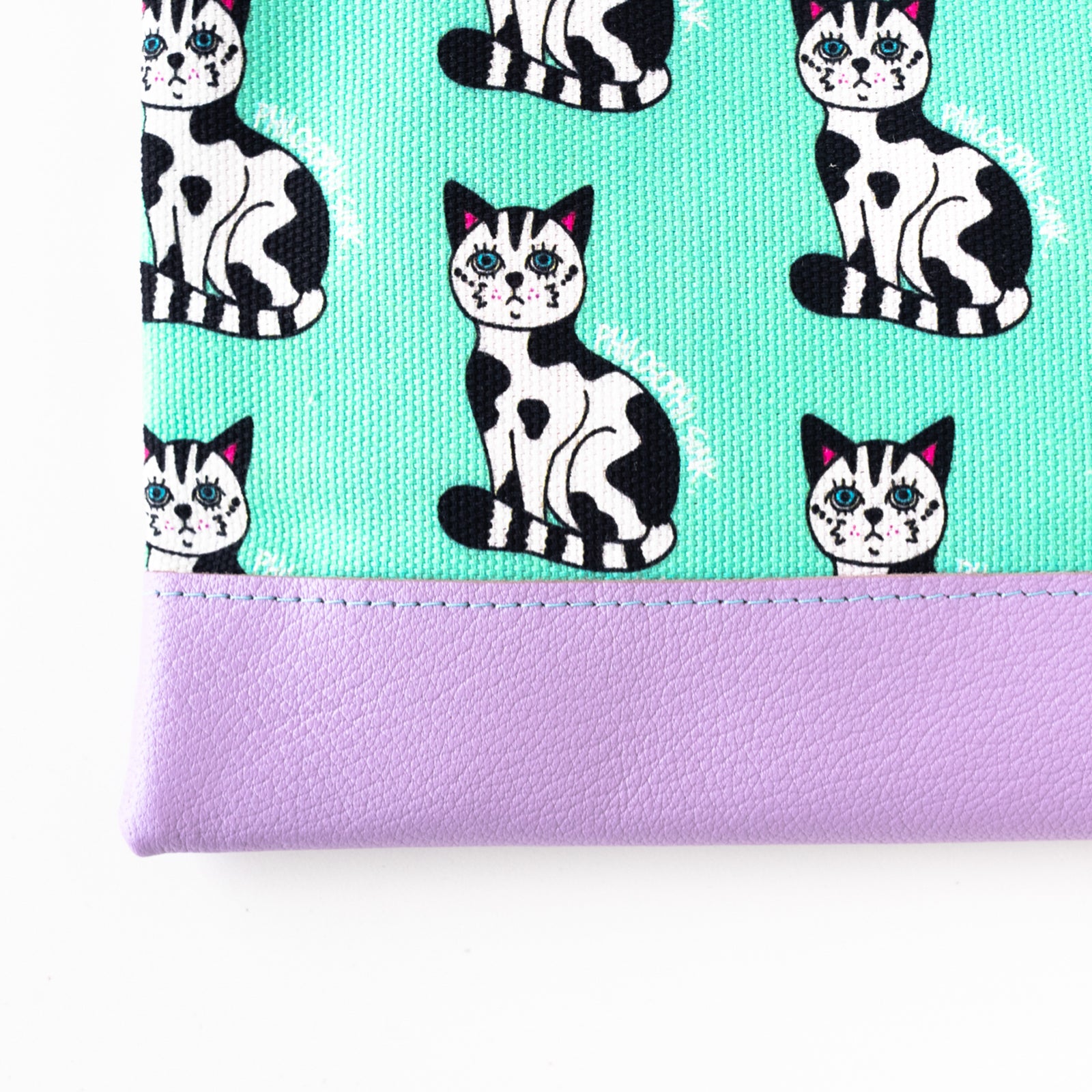 SINK. x Philosophii collaboration cow cat flat pouch