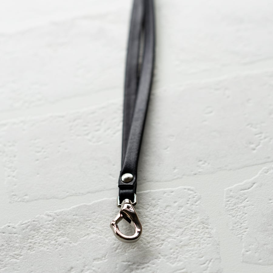 【おつとめ品セール】レザースマホストラップ(+ホルダー)シルバー金具 /110cm