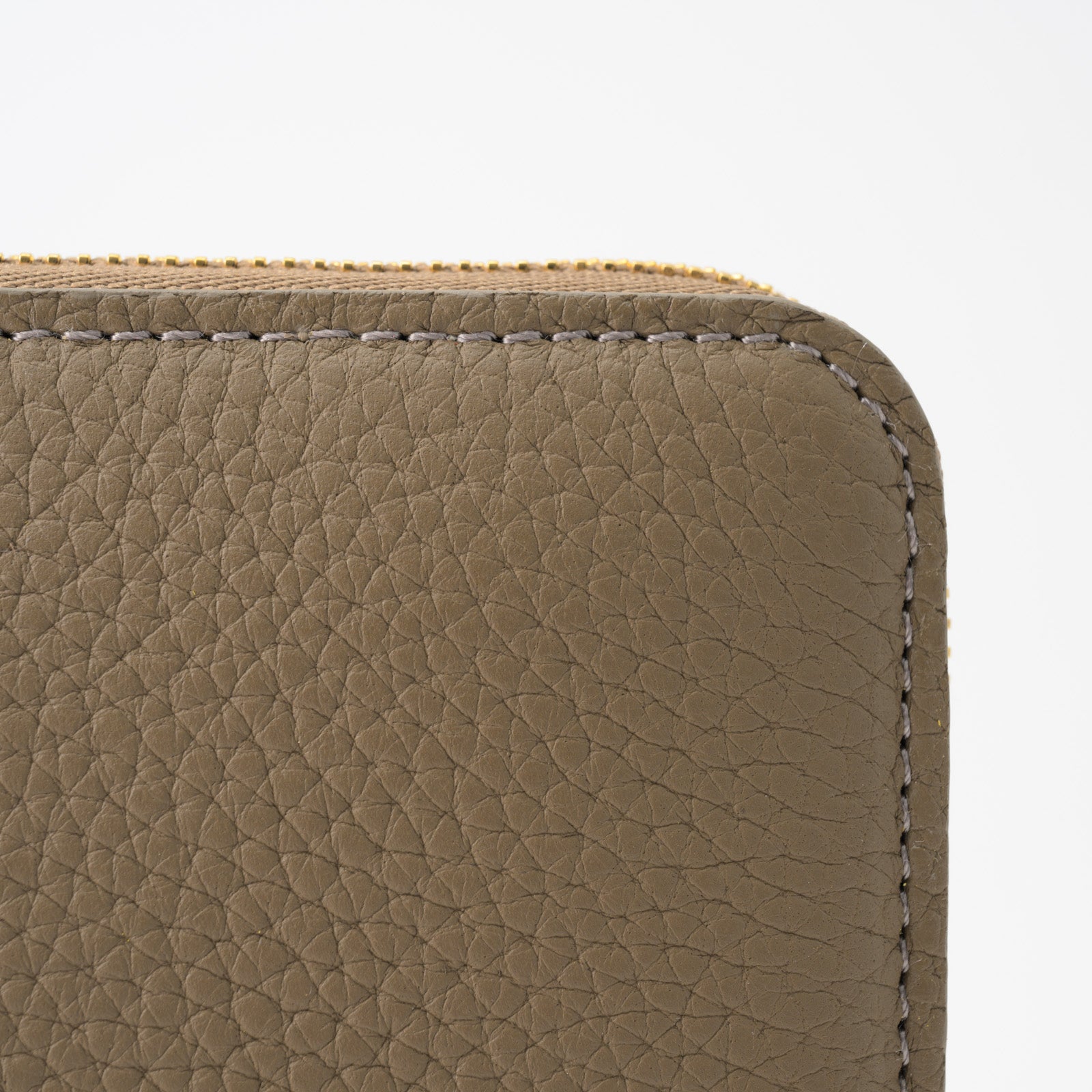 Round zipper long wallet 8 cards Taurillon Clemence/Etoupe