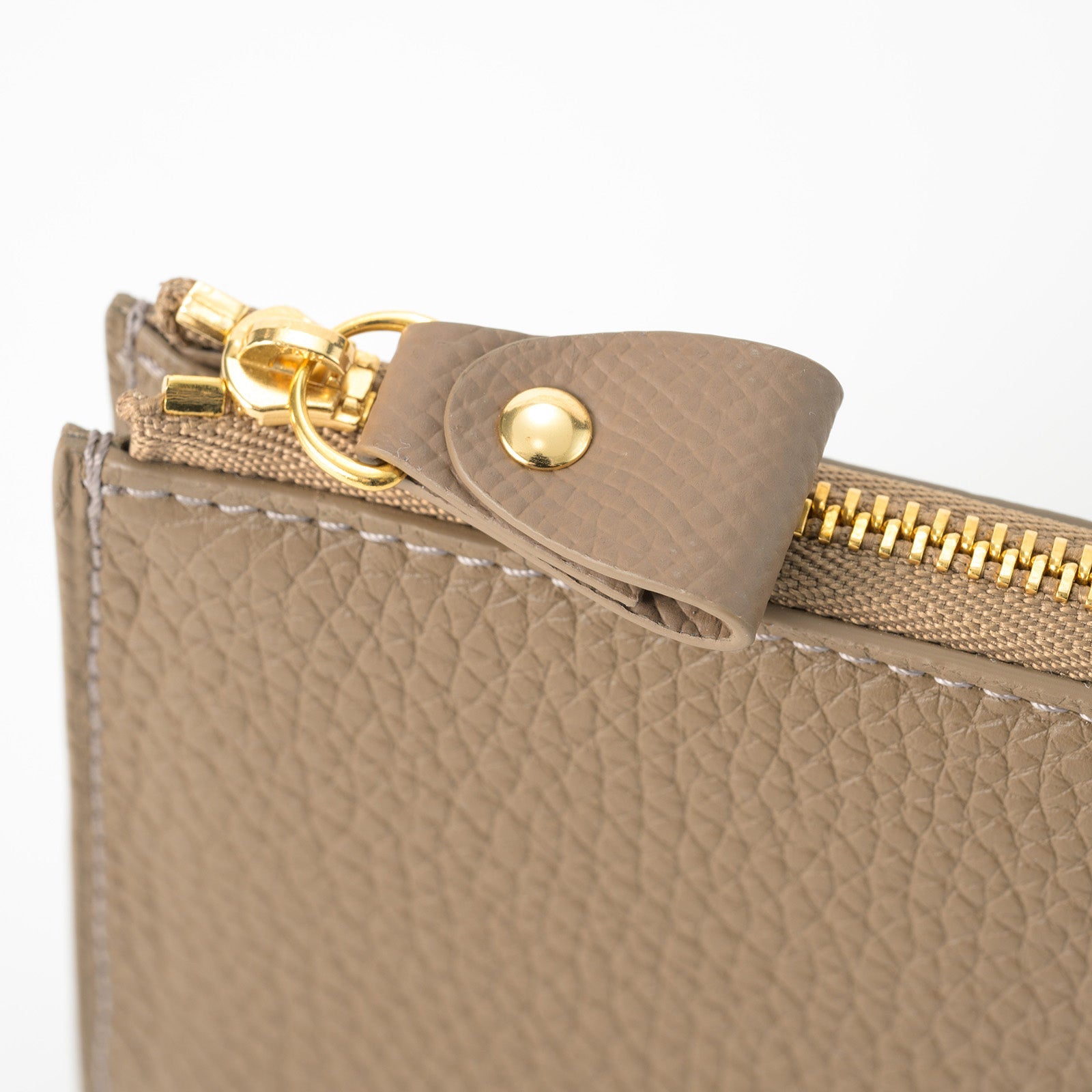 Long wallet with L-Shaped fastener / Taurillon Clemence