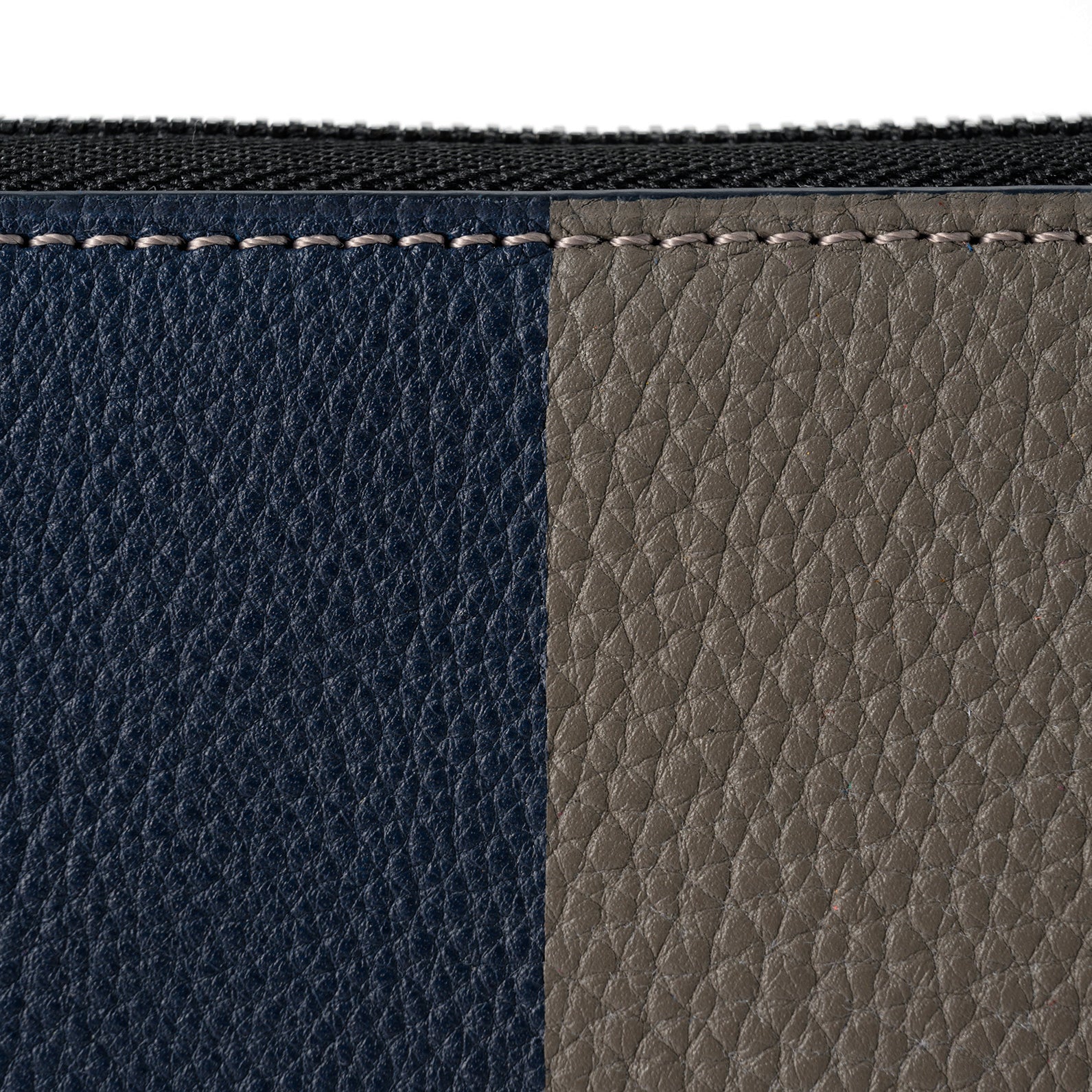 Bicolor round zipper organizer in Togo leather
