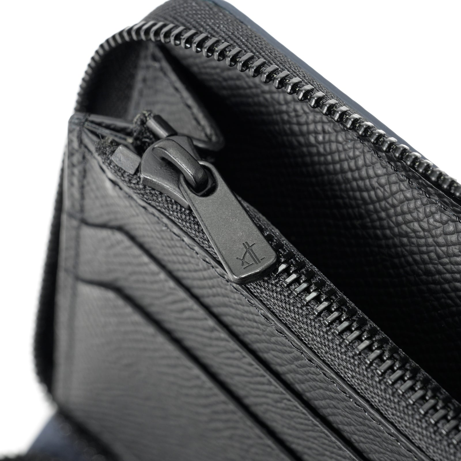Bicolor round zipper organizer in Togo leather