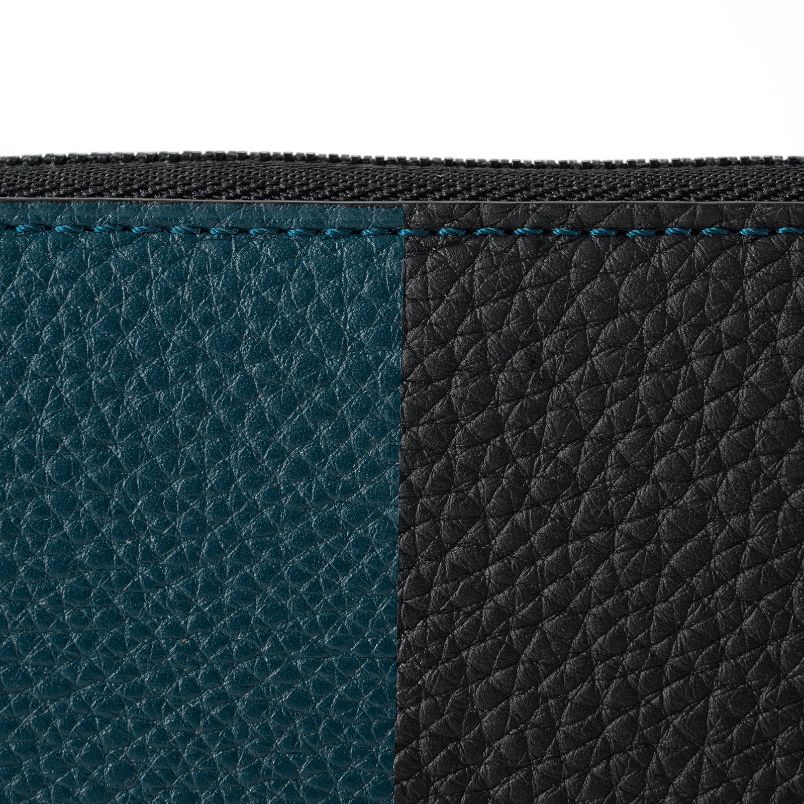 Bicolor round zipper organizer in Togo leather
