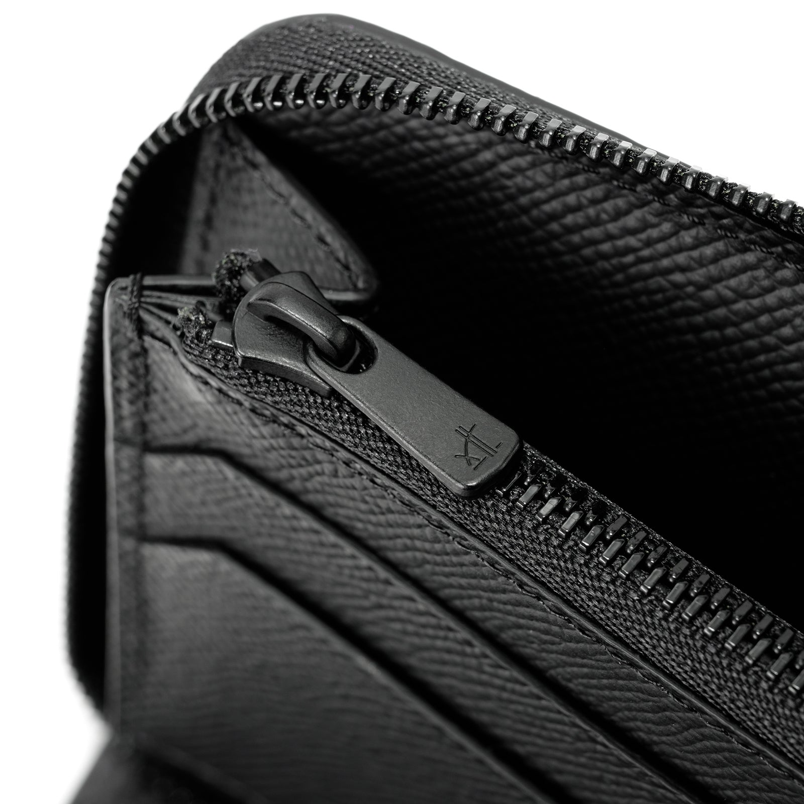 Bicolor round zipper organizer in Togo leather