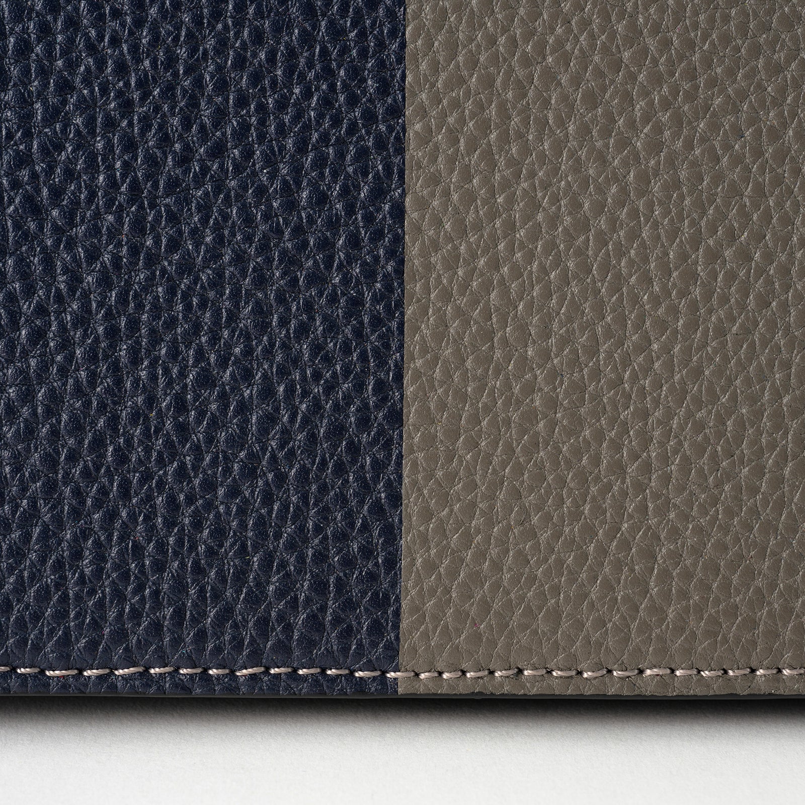 Bicolor gusset long wallet Togo leather