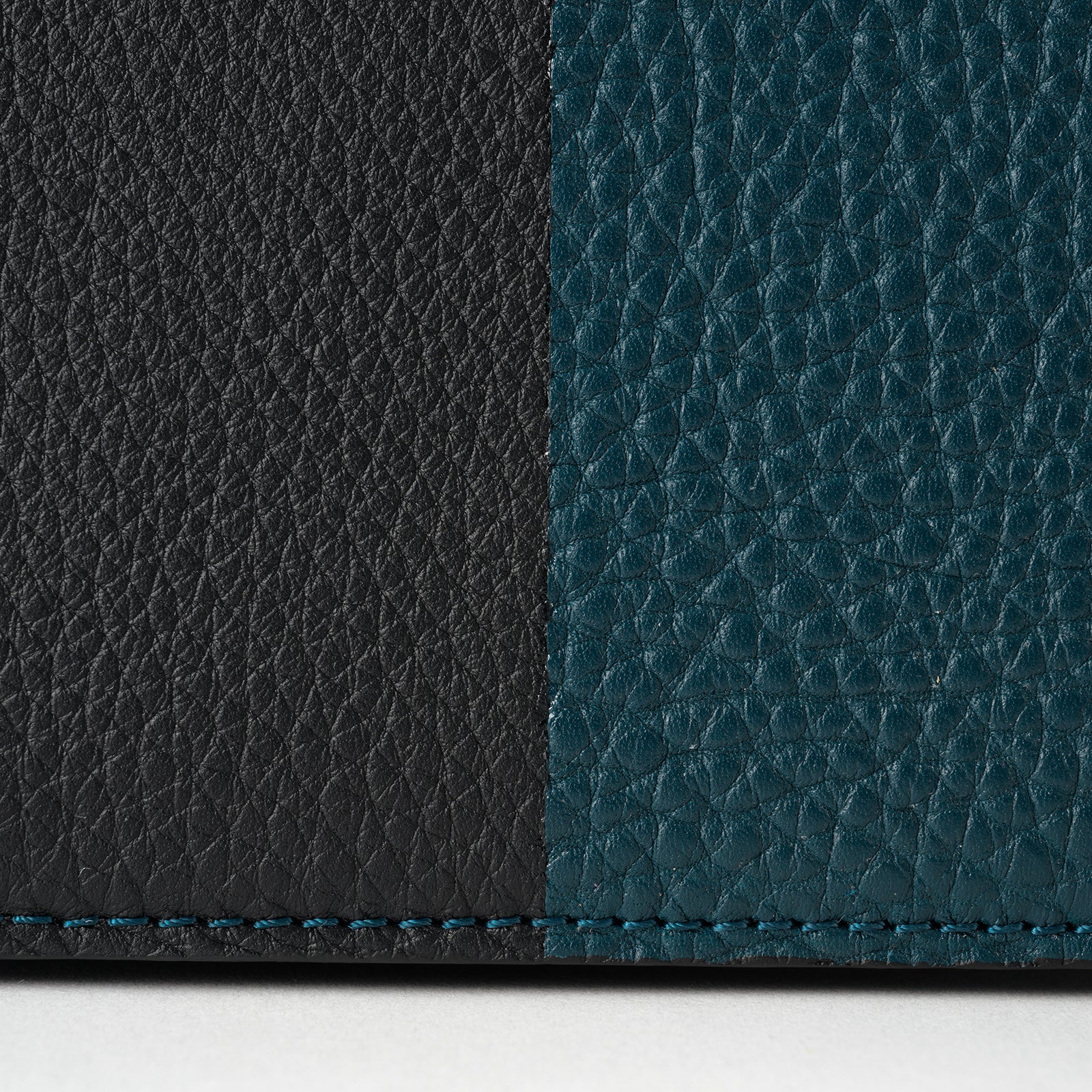 Bicolor bamboo gusset long wallet Togo leather