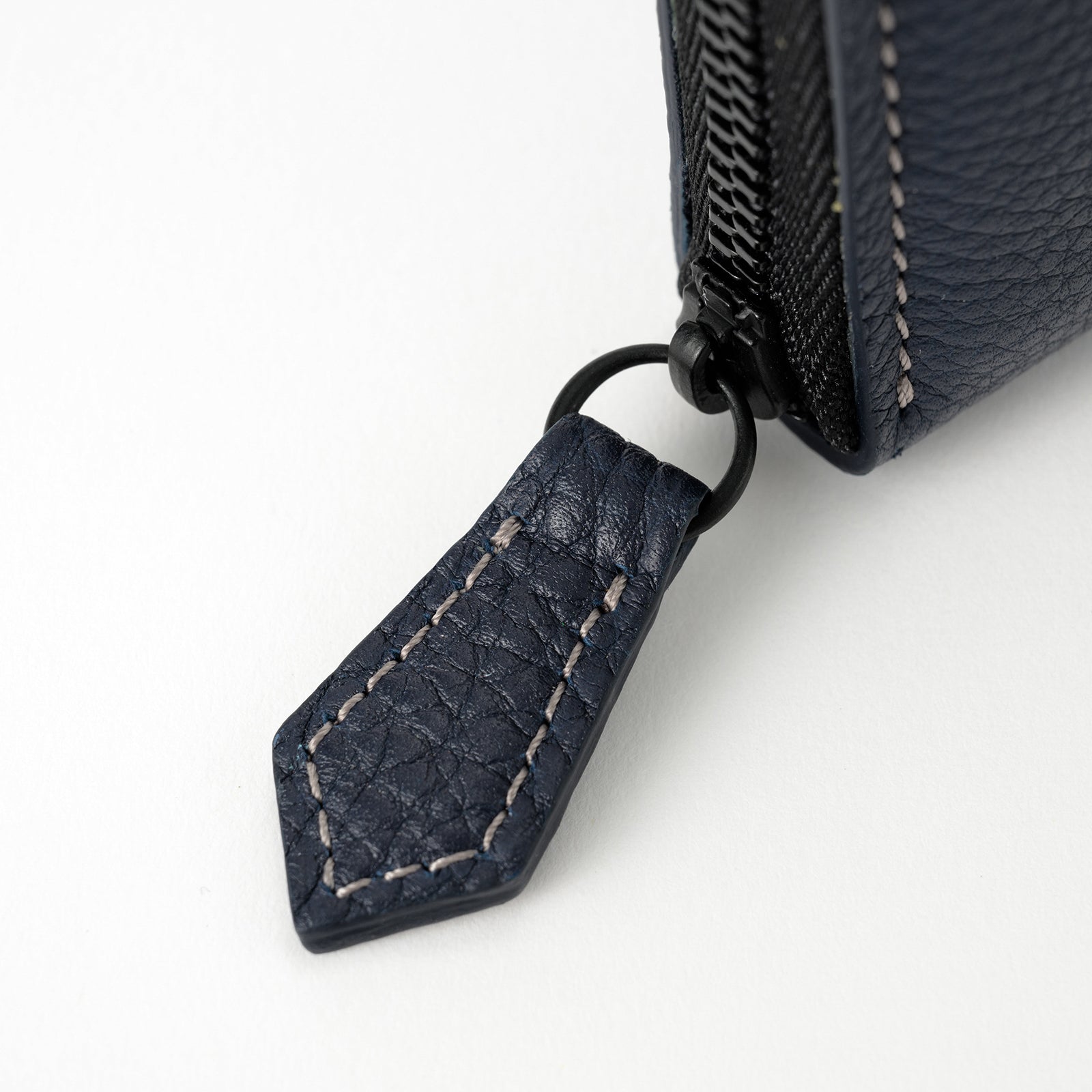 Bicolor round zipper compact wallet Togo leather