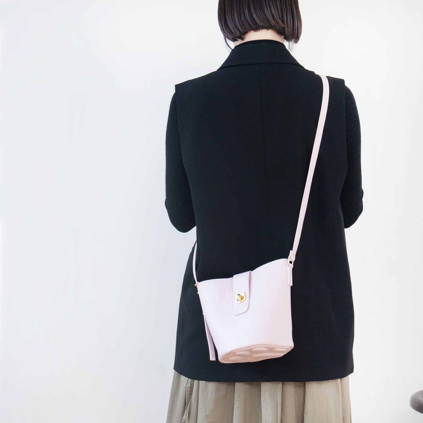 【3/20(金)20:00~ 数量限定】【さくらねこの日特別SET】ショルダーバッグ PAW (パウ) さくらねこチャームSET / モーヴシルヴェスティン