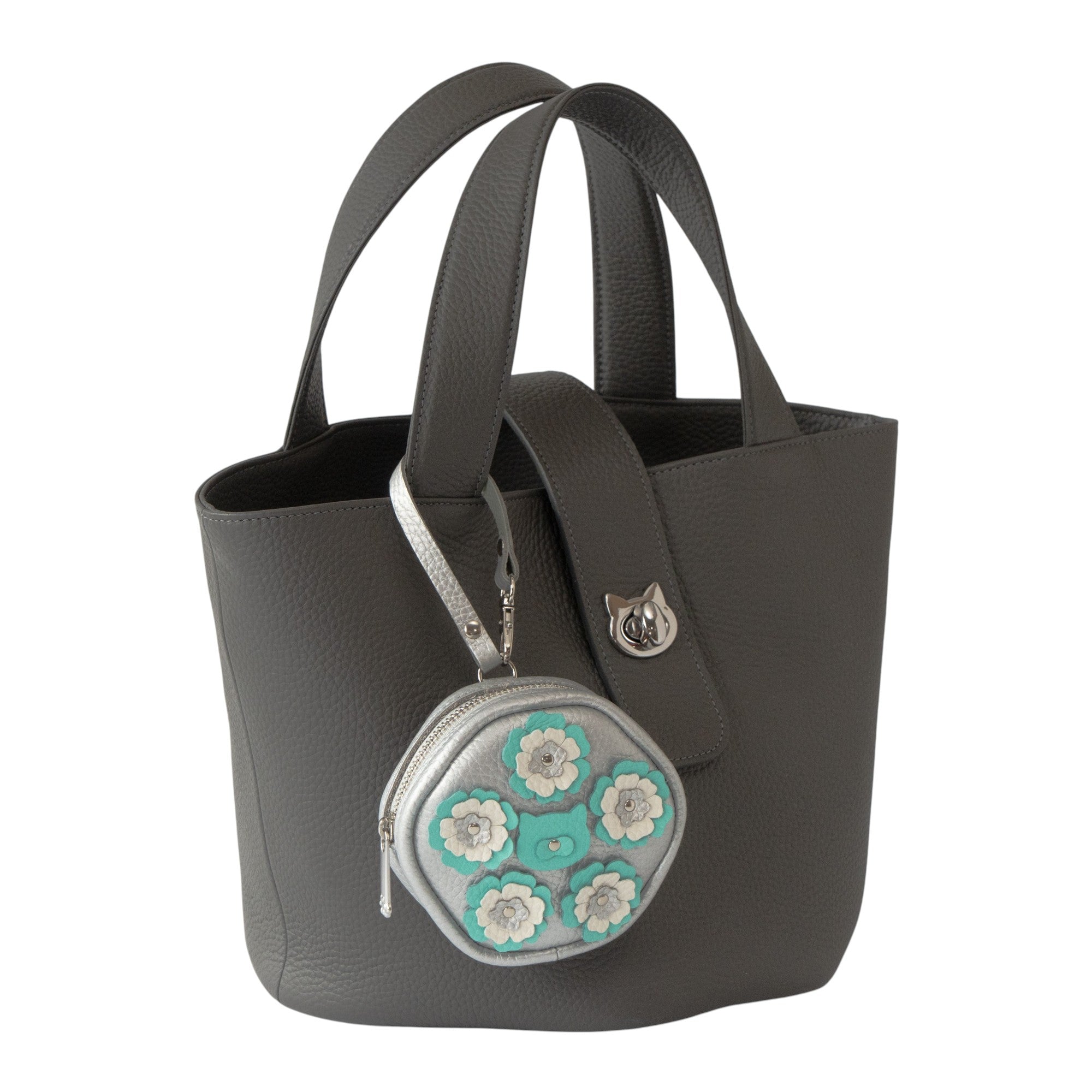 [Pre-order sales: 5/15 (Fri) 22:00 - 5/17 (Sun)] Flower Nyans Charm Pouch Cuir Mash / Silver
