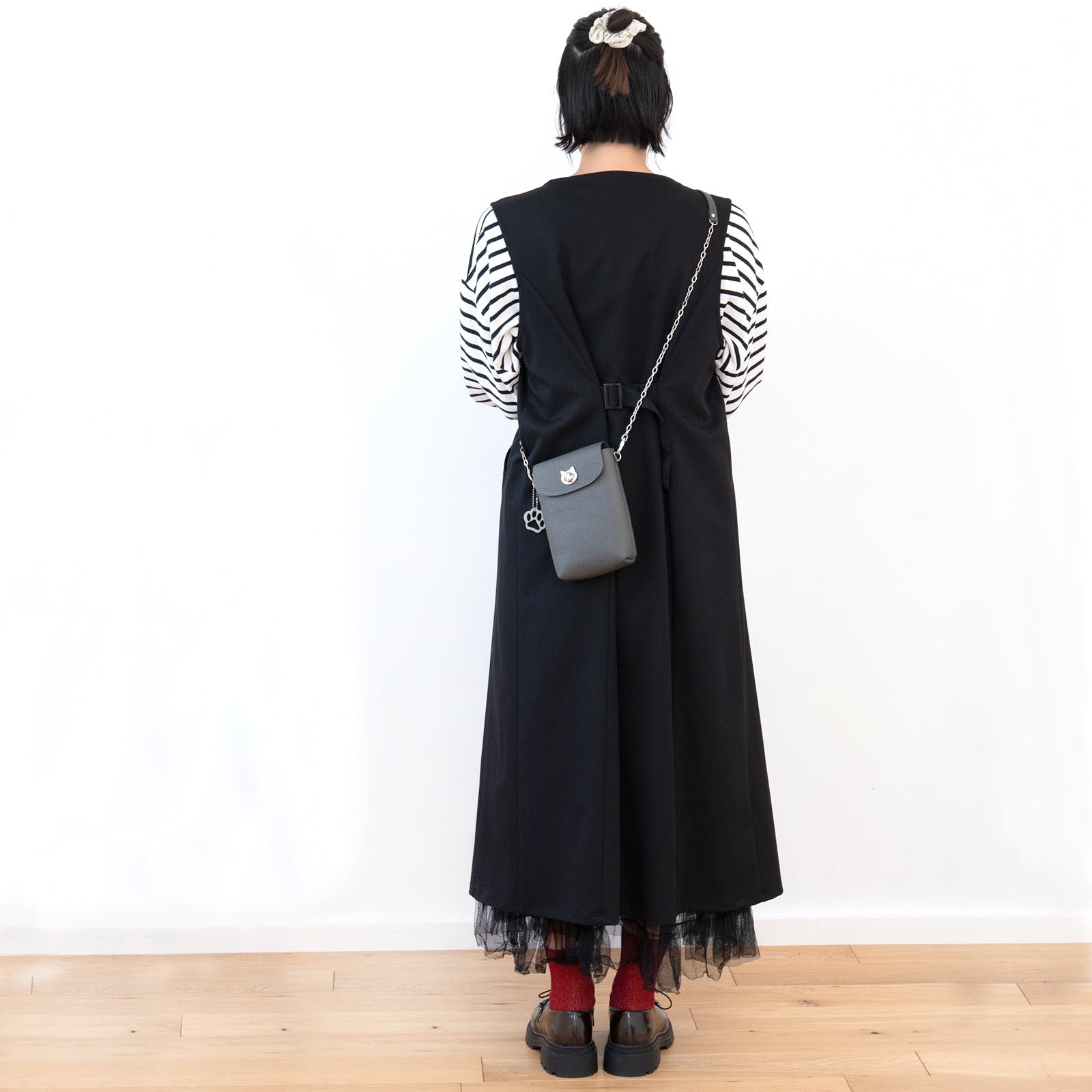 フルーニャスマホポシェット   キュイール・マッシュ  /  グラファイト