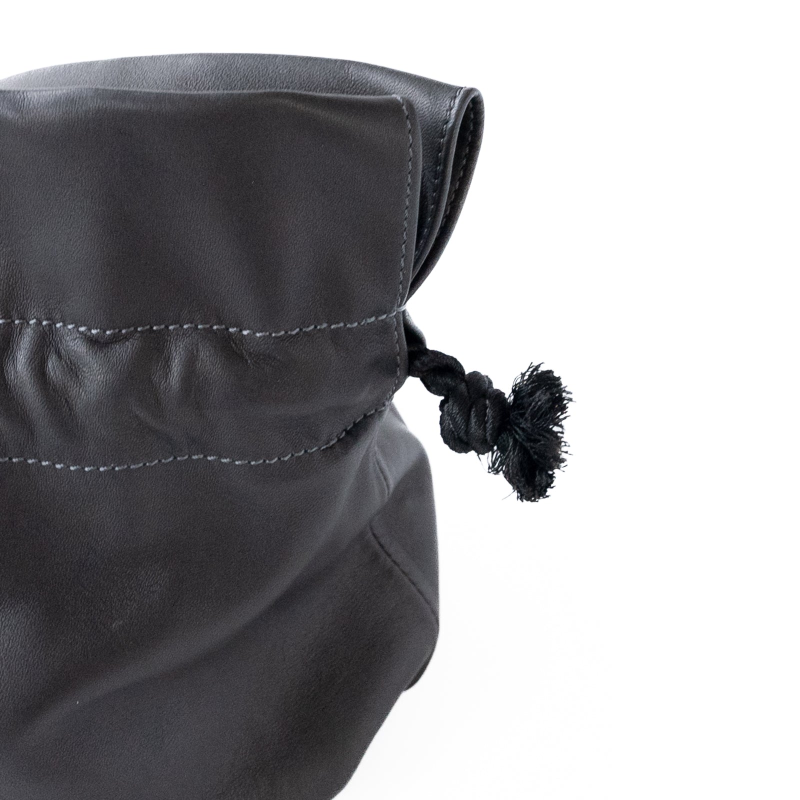 [10/20 21:00 release] Drawstring shoulder bag lamb leather