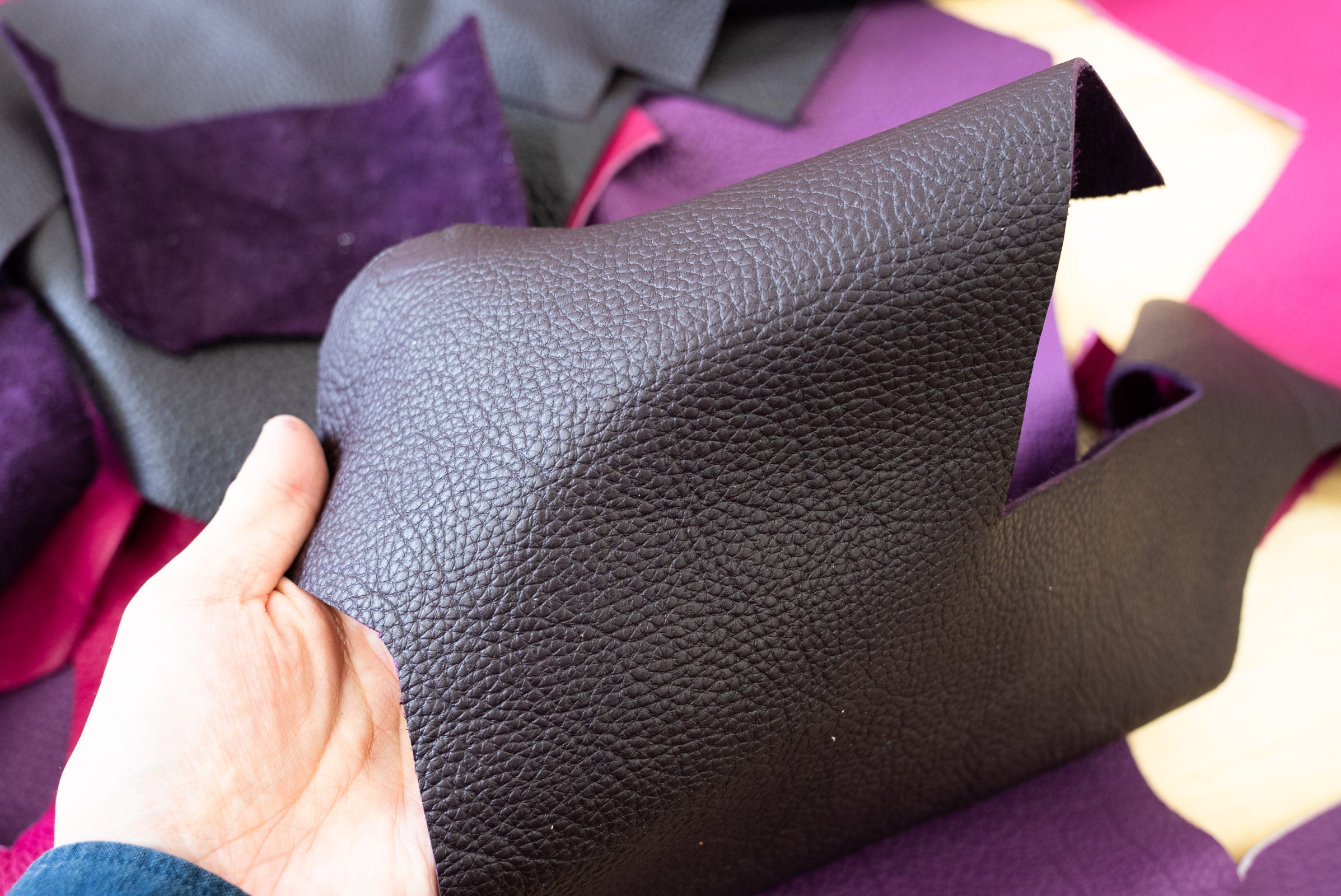 [Leather bag free shipping] Taurillon Clemence/Purple color 2.6kg