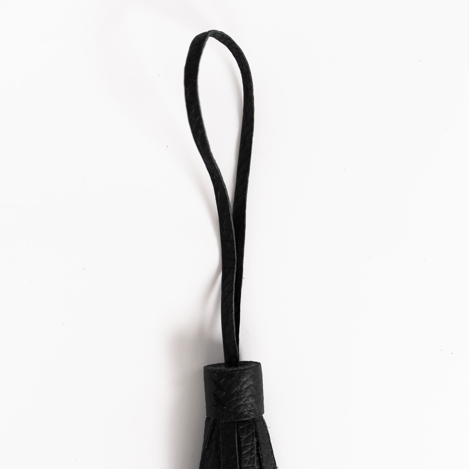 [Special Sale] Leather Tassel Charm in Taurillon Clemence/Black