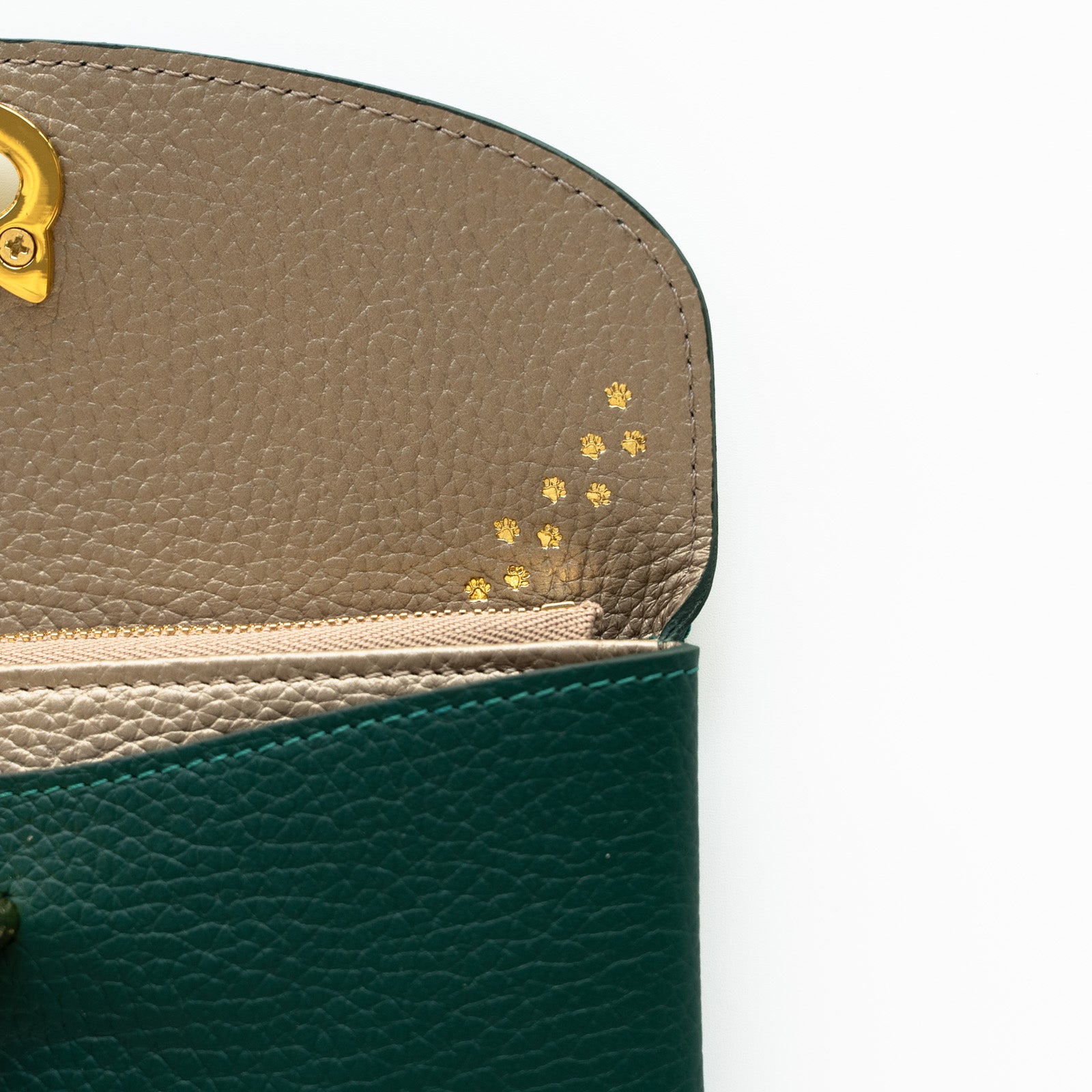[Limited Edition Color] Flap Wallet Flunia Long Cuir Mash / Emerald x Champagne Gold