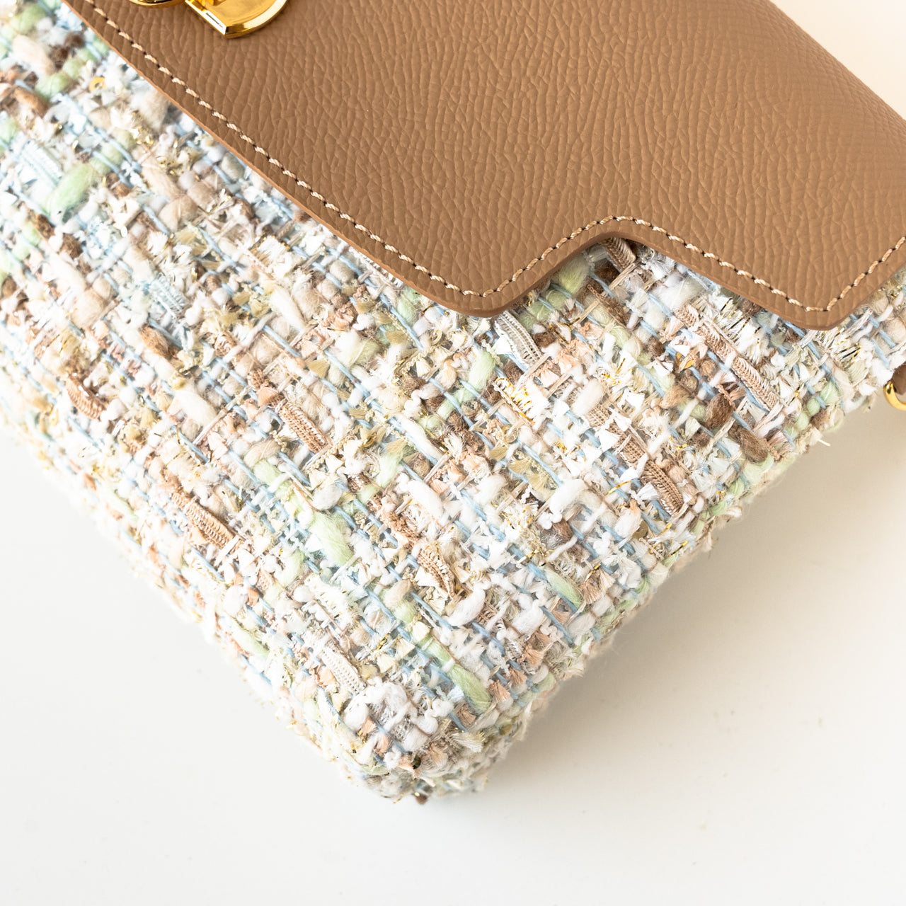 Soft leather flap pouchette / Tweed duo