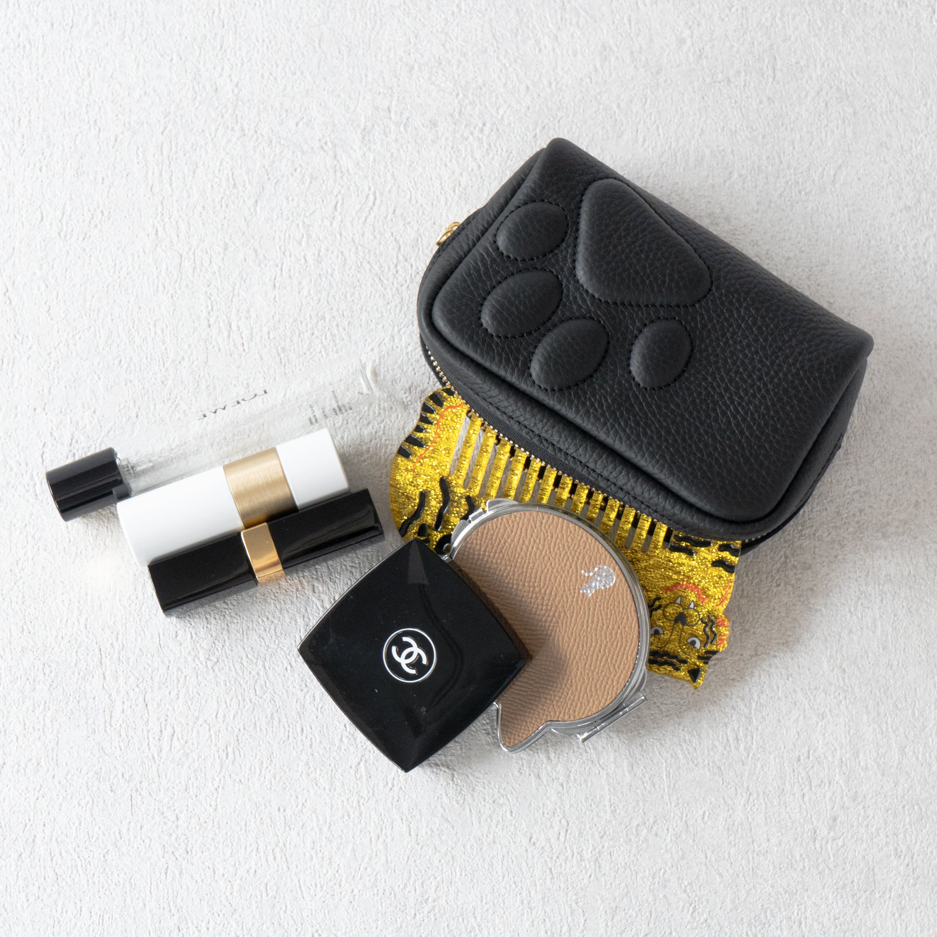 PAWキューブポーチ　キュイール・マッシュ /  ブラック