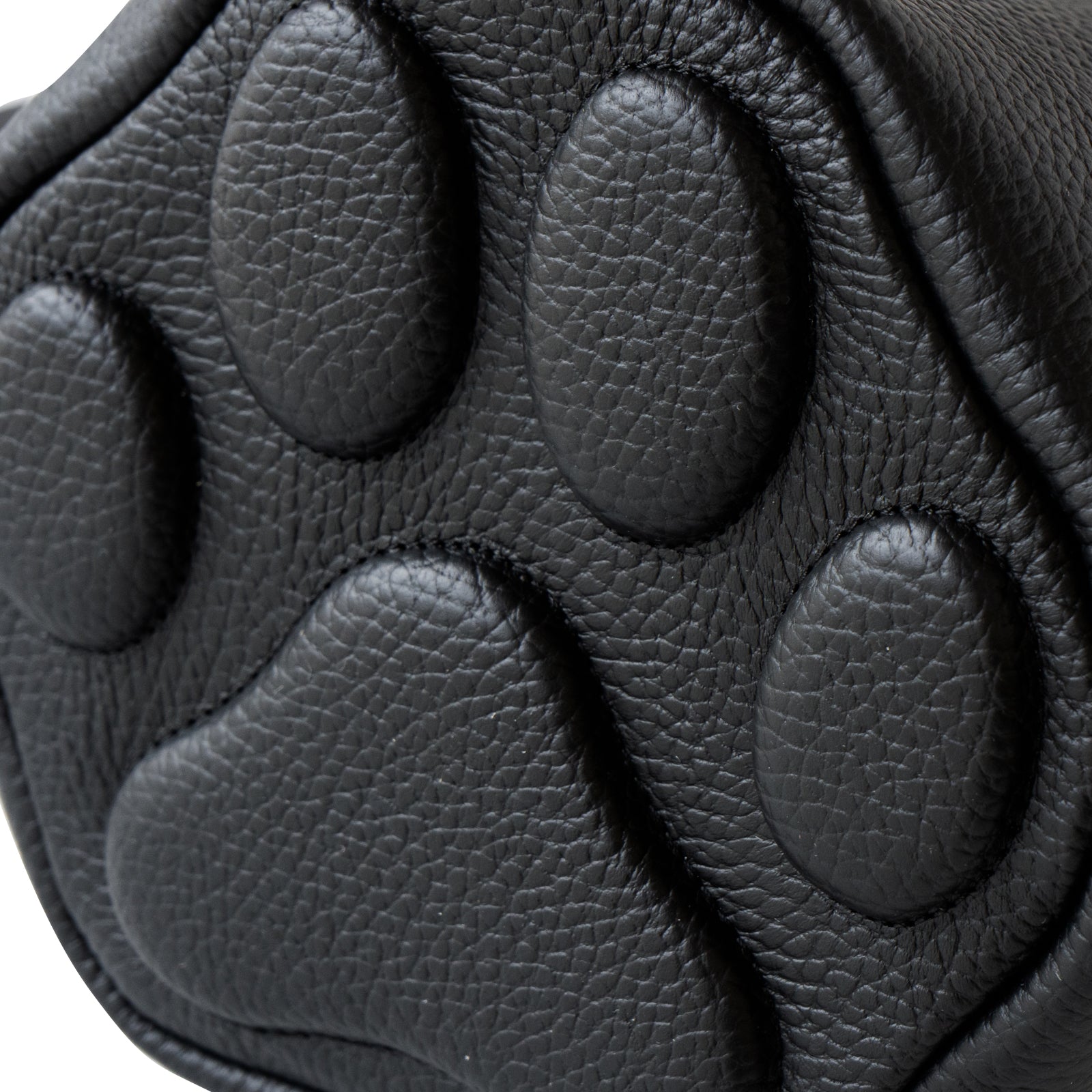 【5/22(木) 1日限定販売】【数量限定】ショルダーバッグ  PAW (パウ)   キュイール・マッシュ / ブラック