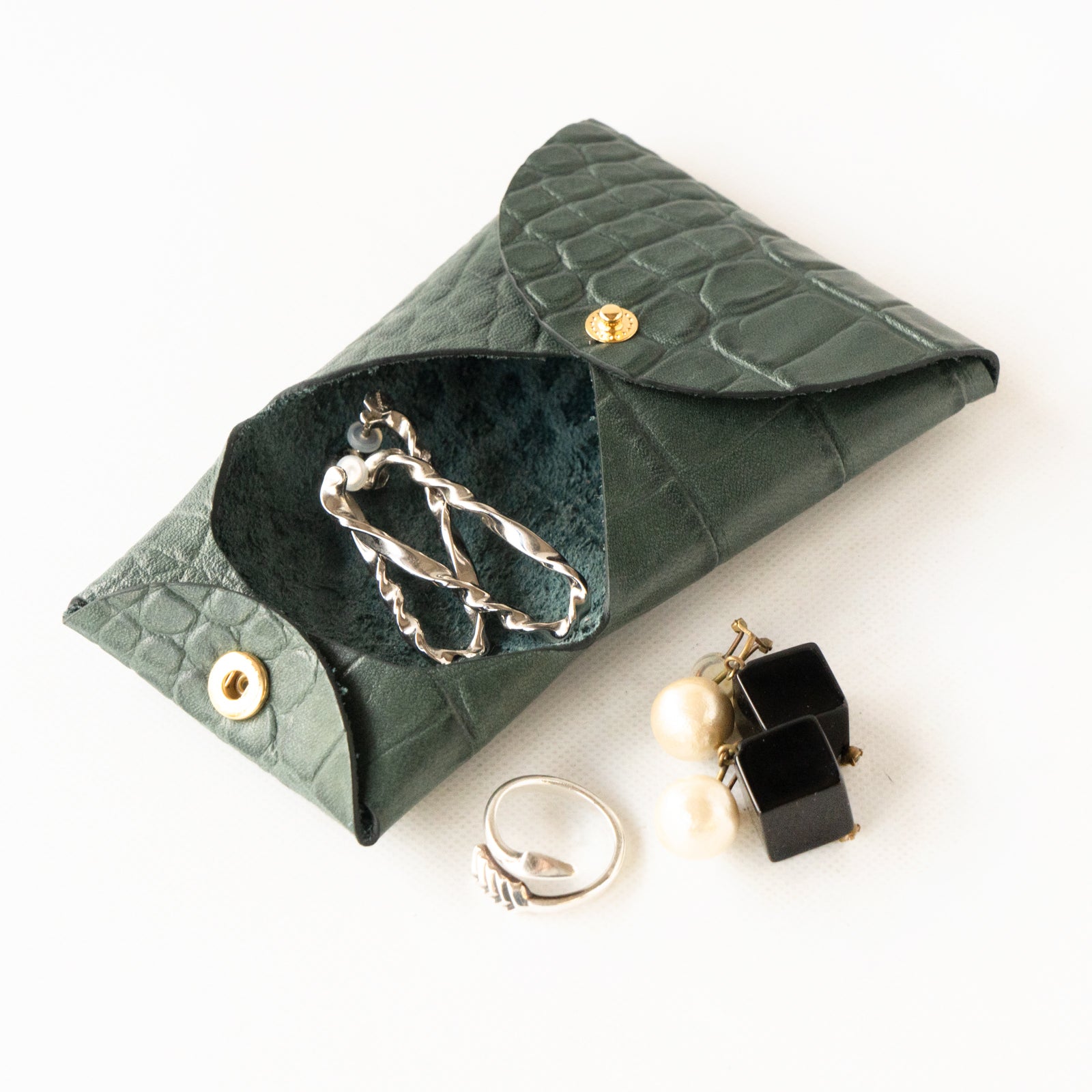 Leather flap long wallet / Python (color)