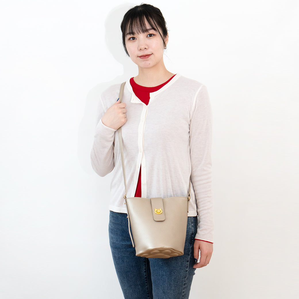 【期間限定：4/24(金)22:00〜26(日)】【受注生産】 ショルダーバッグ  PAW (パウ)   キュイール・マッシュ / シャンパンゴールド