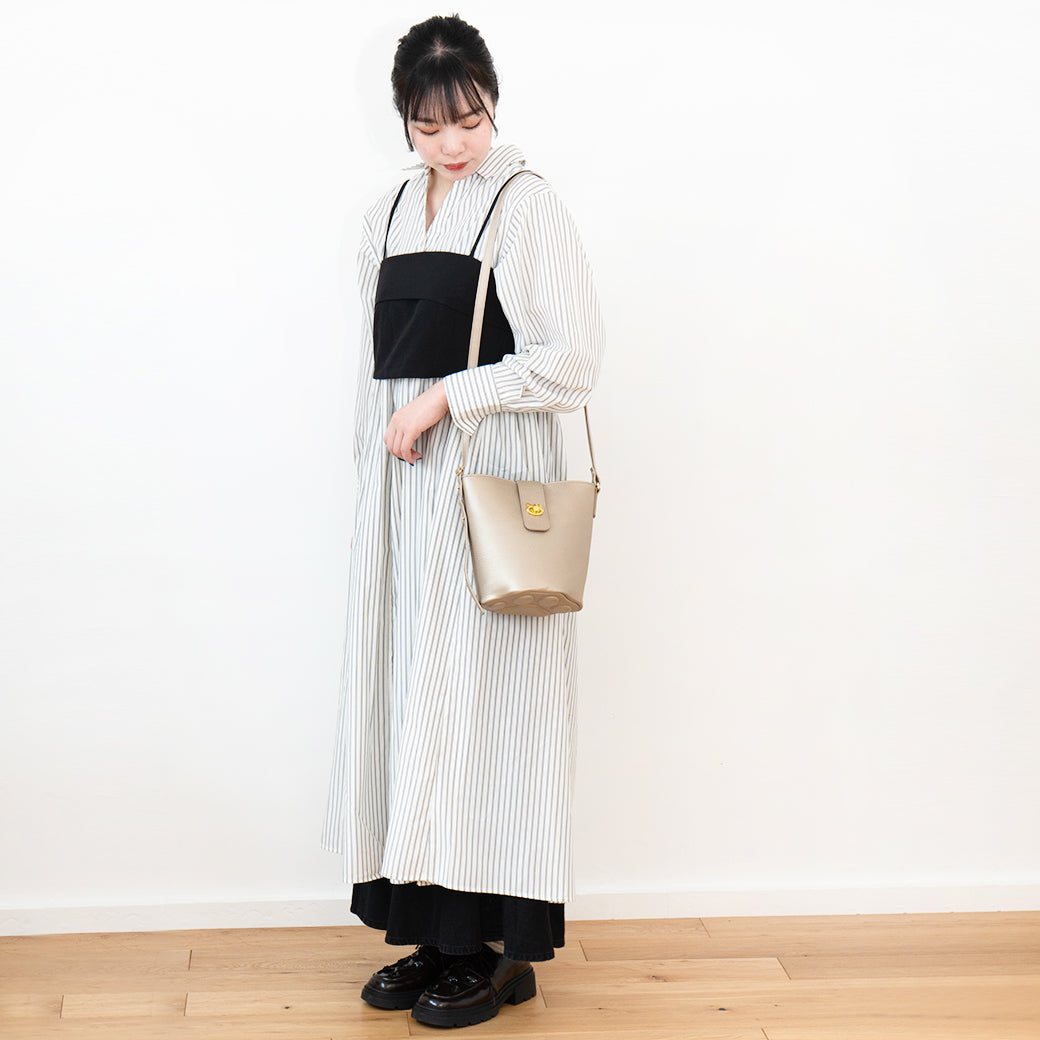 【期間限定：4/24(金)22:00〜26(日)】【受注生産】 ショルダーバッグ  PAW (パウ)   キュイール・マッシュ / シャンパンゴールド