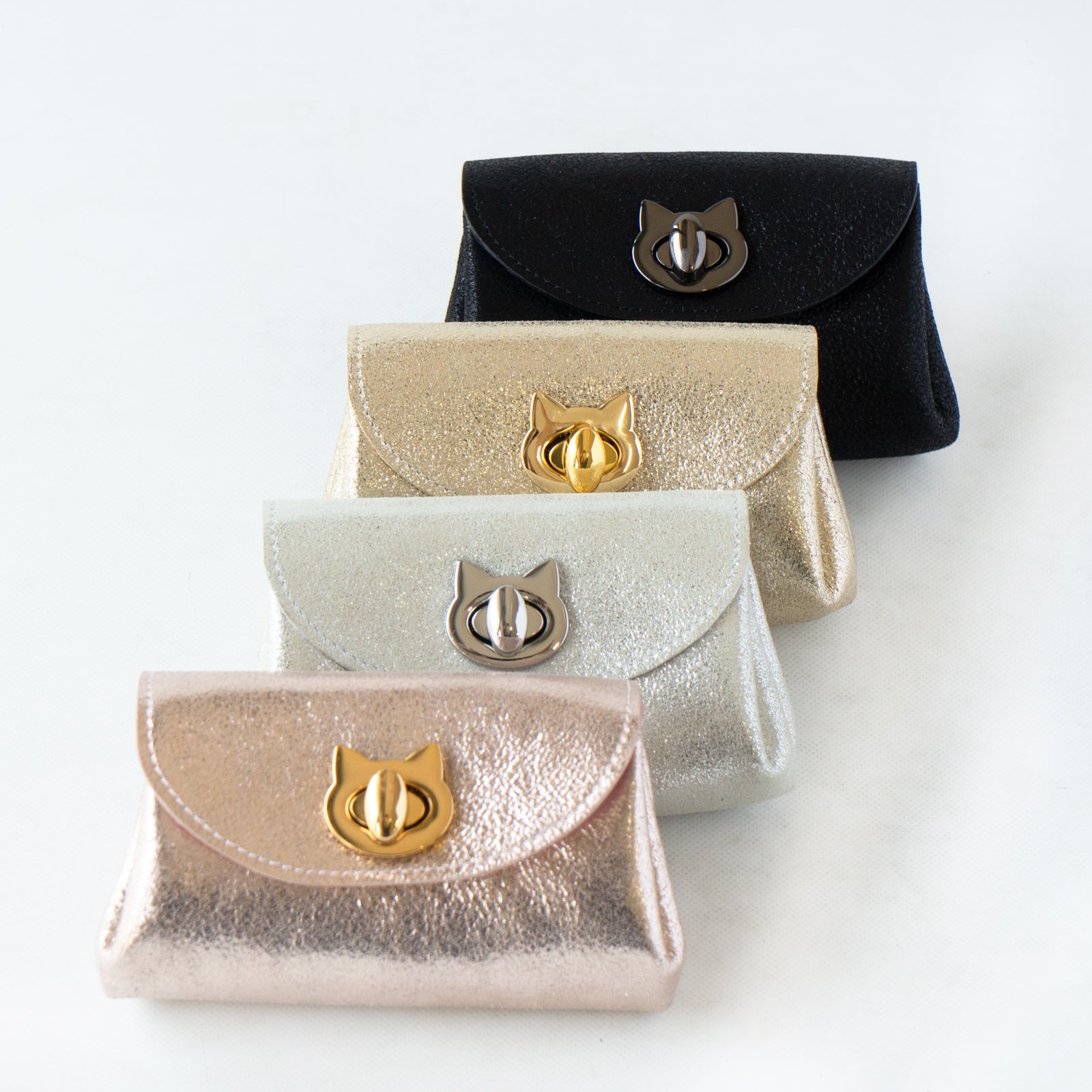 【6/8(日) 1日限定販売】キラキラシェルウォレット CAT　/  ブラック
