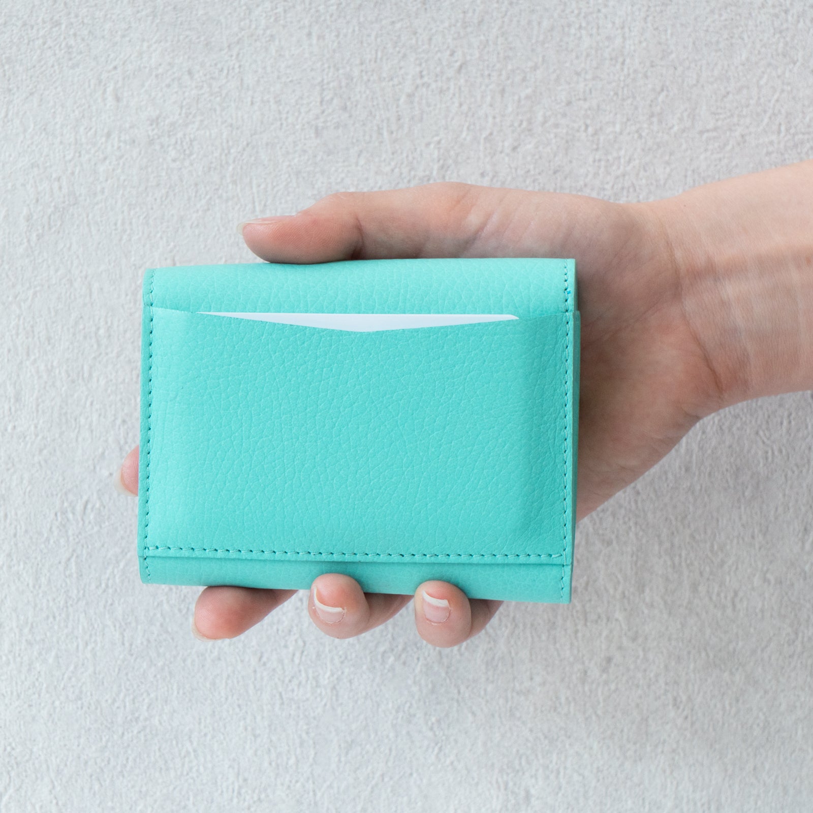 [Limited quantity] Handy Wallet Nyapera Grande Cuir Mache / Tiffany Blue