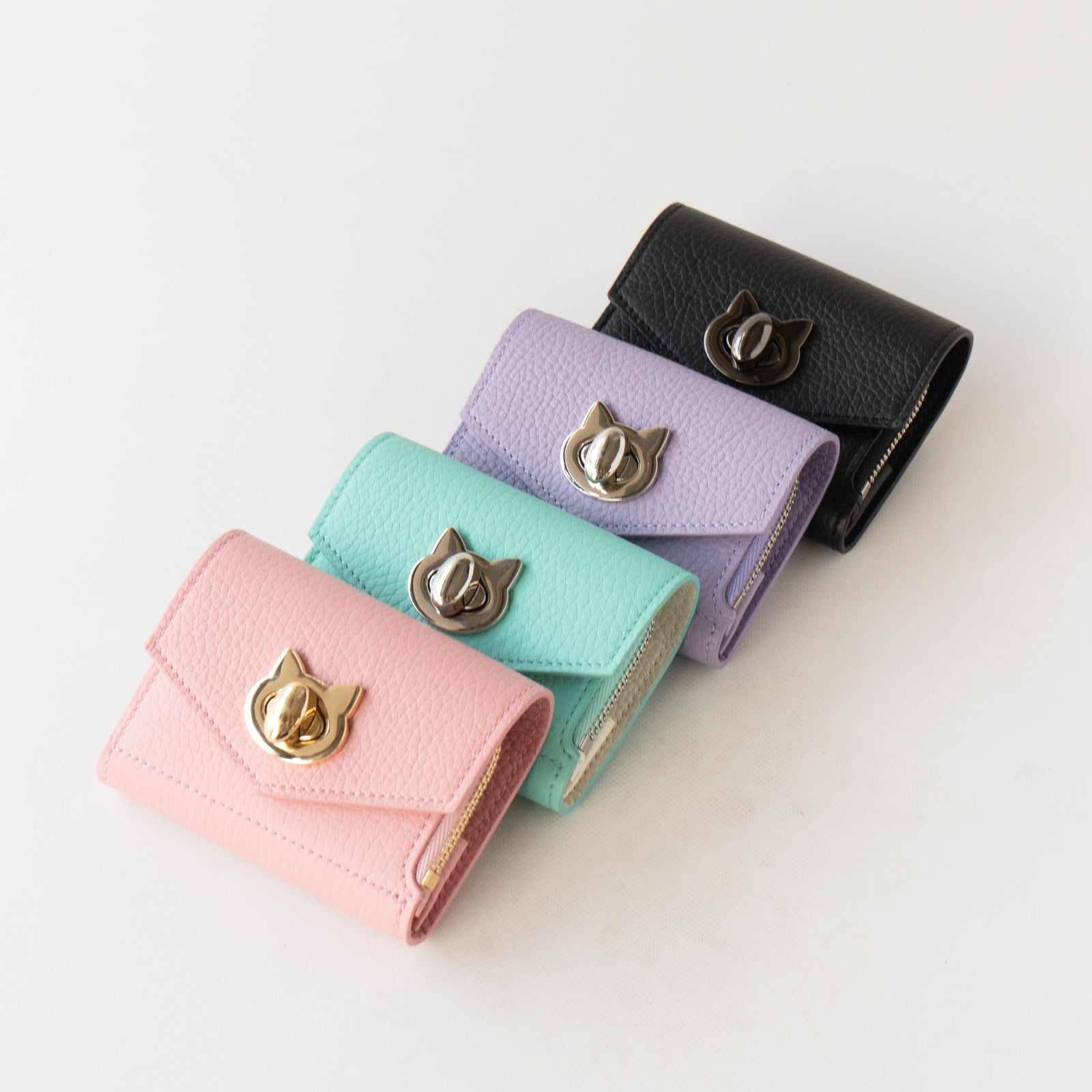 [6/22 (Sat) One-day only, pre-order sales] Handy Wallet Nyapera Cuir Mache / Lavender