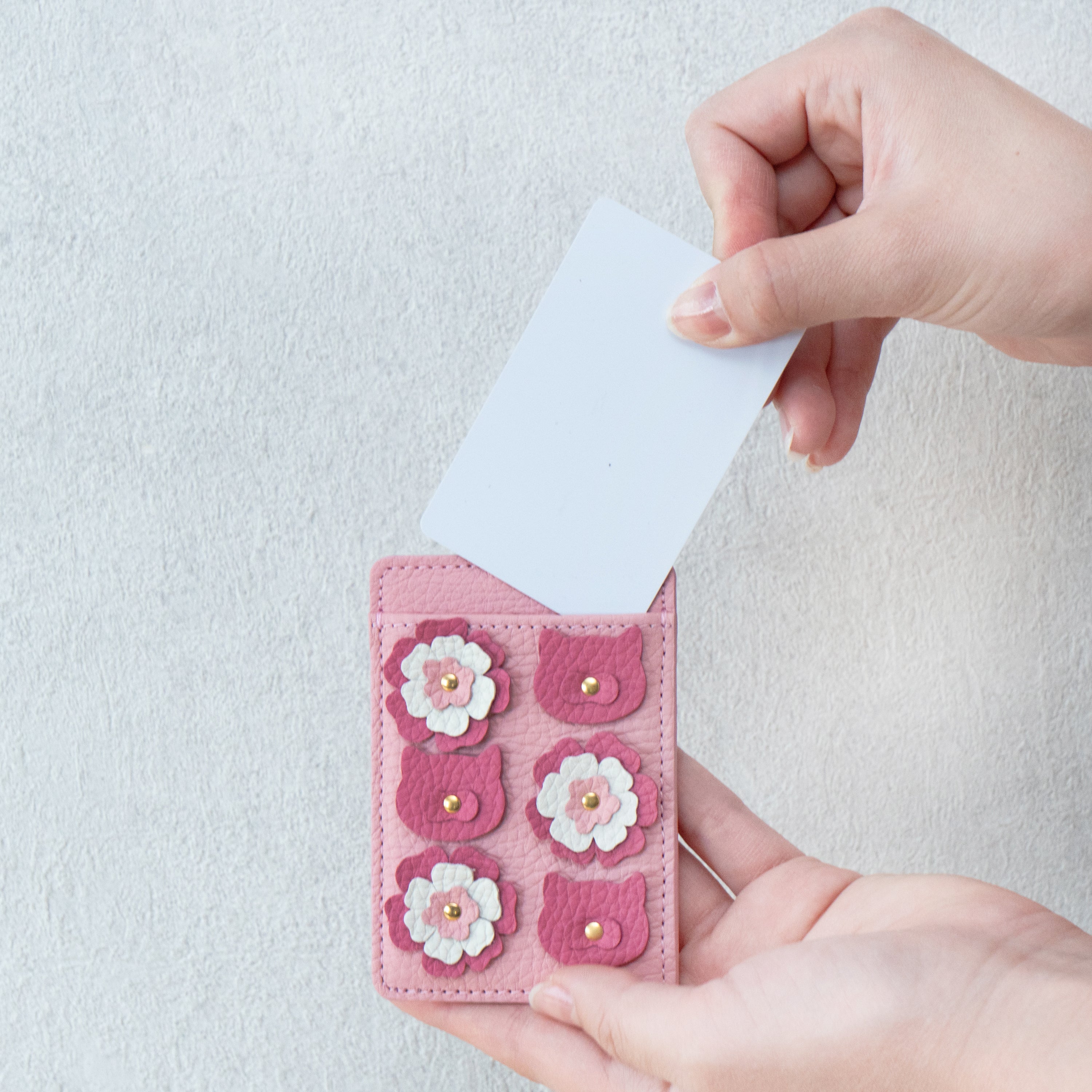 [Pre-order sales: May 15th (Fri) 22:00 - 17th (Sun)] Flower Nyapass Case Cuir Mash / Sakura Pink