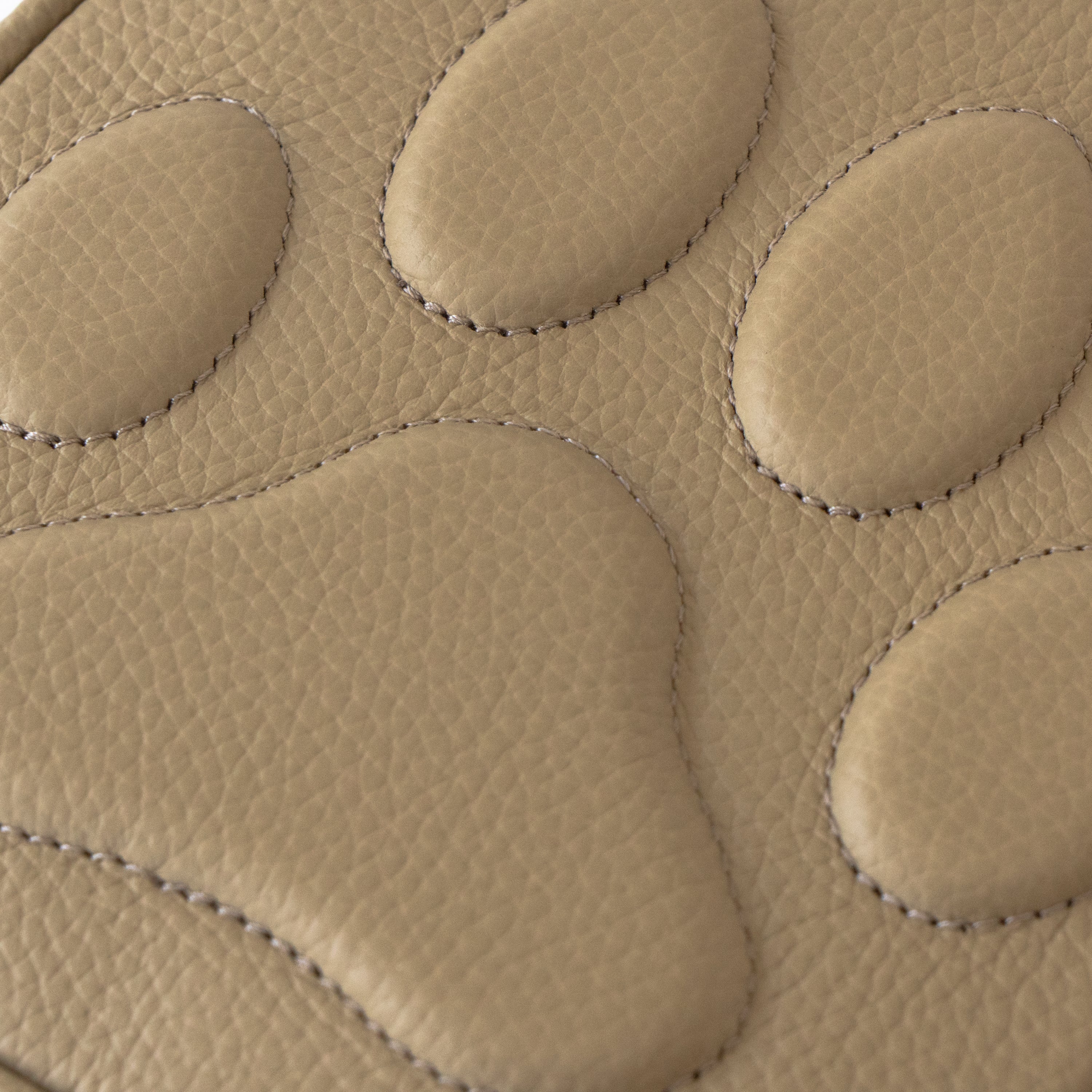 [10% OFF: Friday, May 22, 10:00 PM - Sunday, May 24] PAW Make-up Pouch - Cuir Mash / Tourterelle
