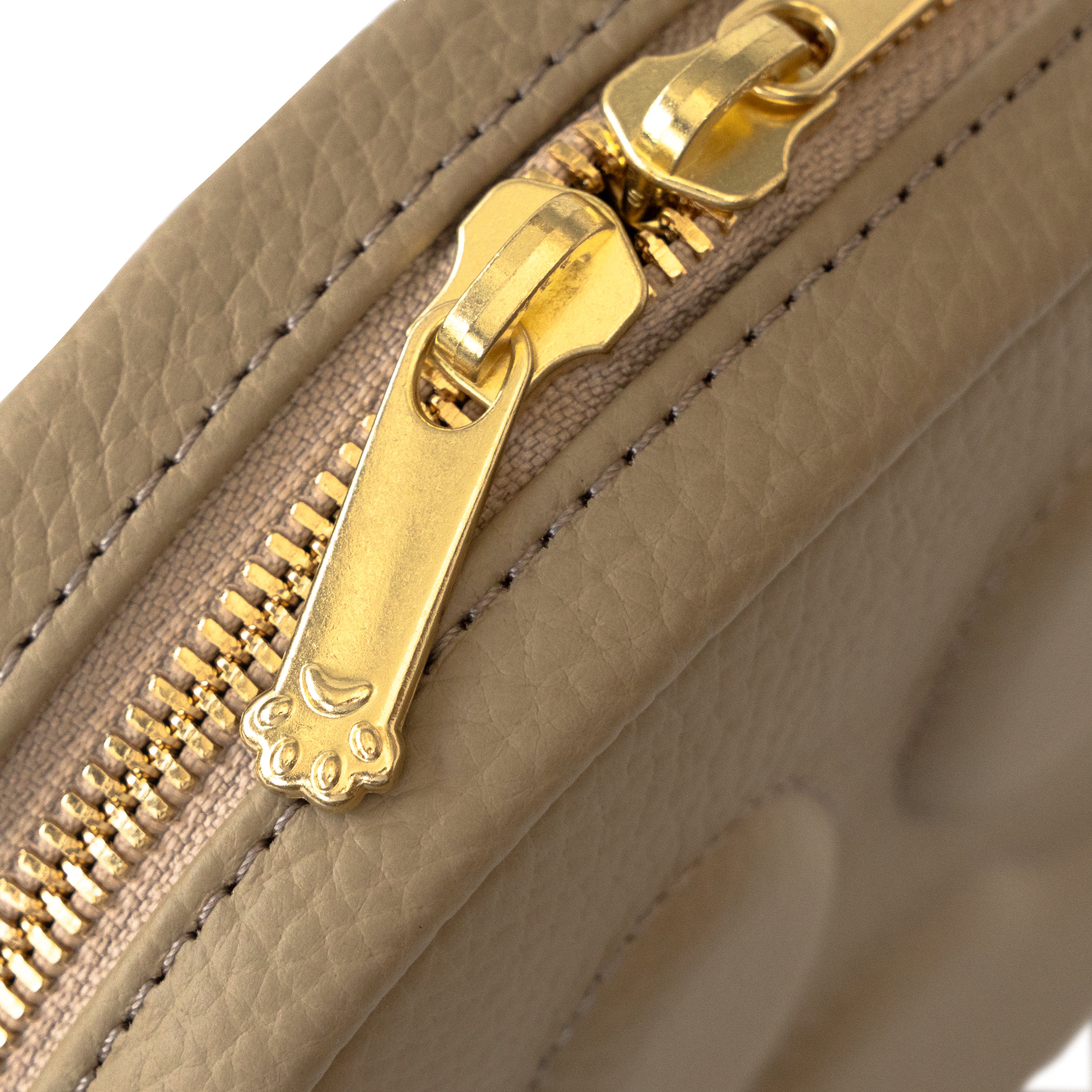 [10% OFF: Friday, May 22, 10:00 PM - Sunday, May 24] PAW Make-up Pouch - Cuir Mash / Tourterelle