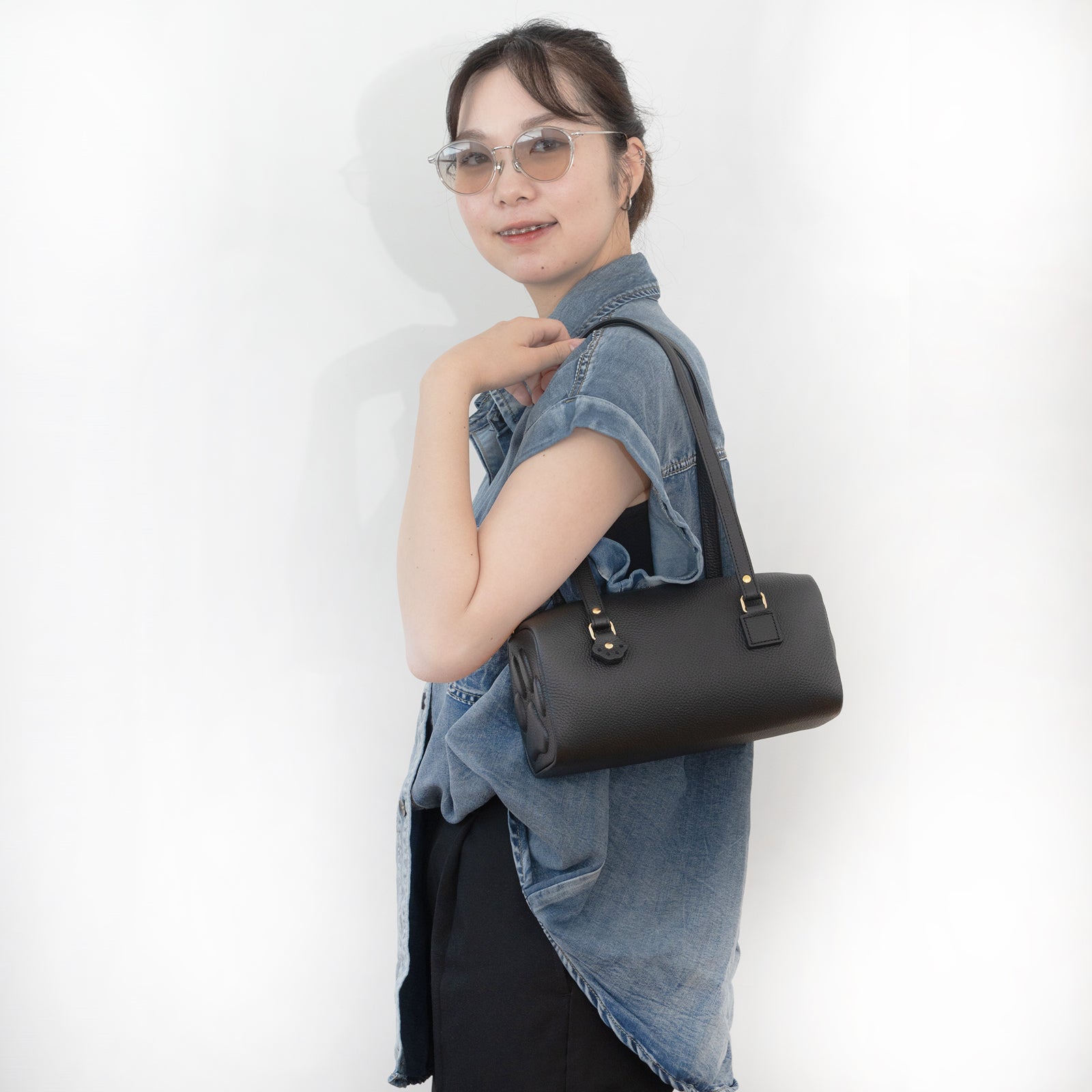 [10% OFF: Friday, May 22, 10:00 PM - Sunday, May 24] Mini Boston Bag - PAW Cuir Mash / Black