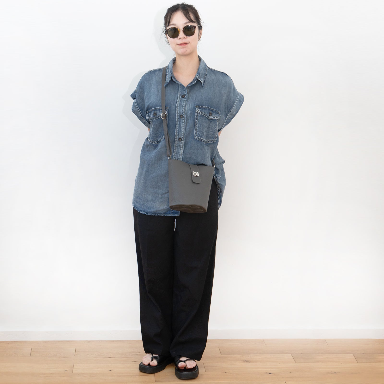 [Renewal] Shoulder Bag - PAW Cuir Mach / Graphite
