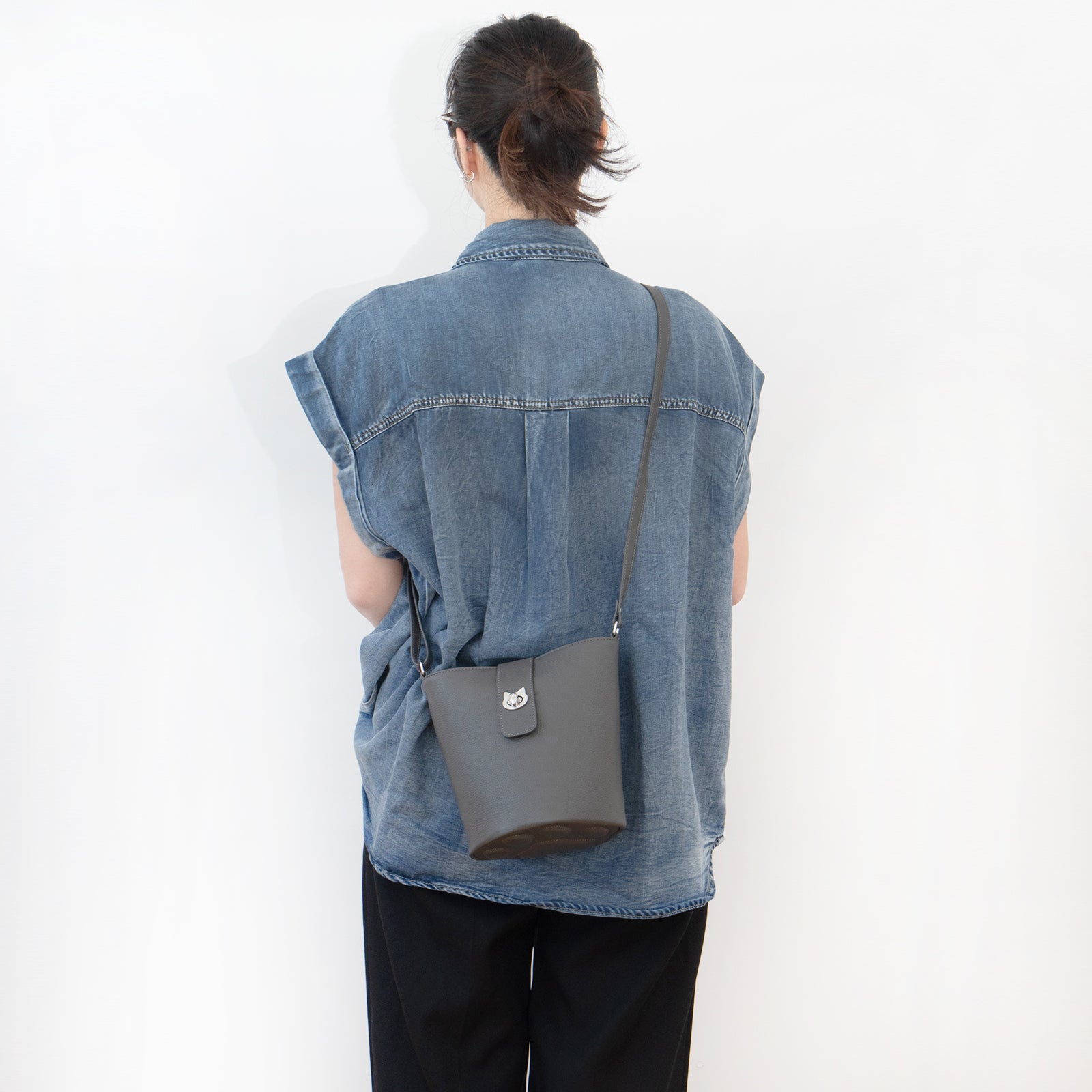 [Renewal] Shoulder Bag - PAW Cuir Mach / Graphite
