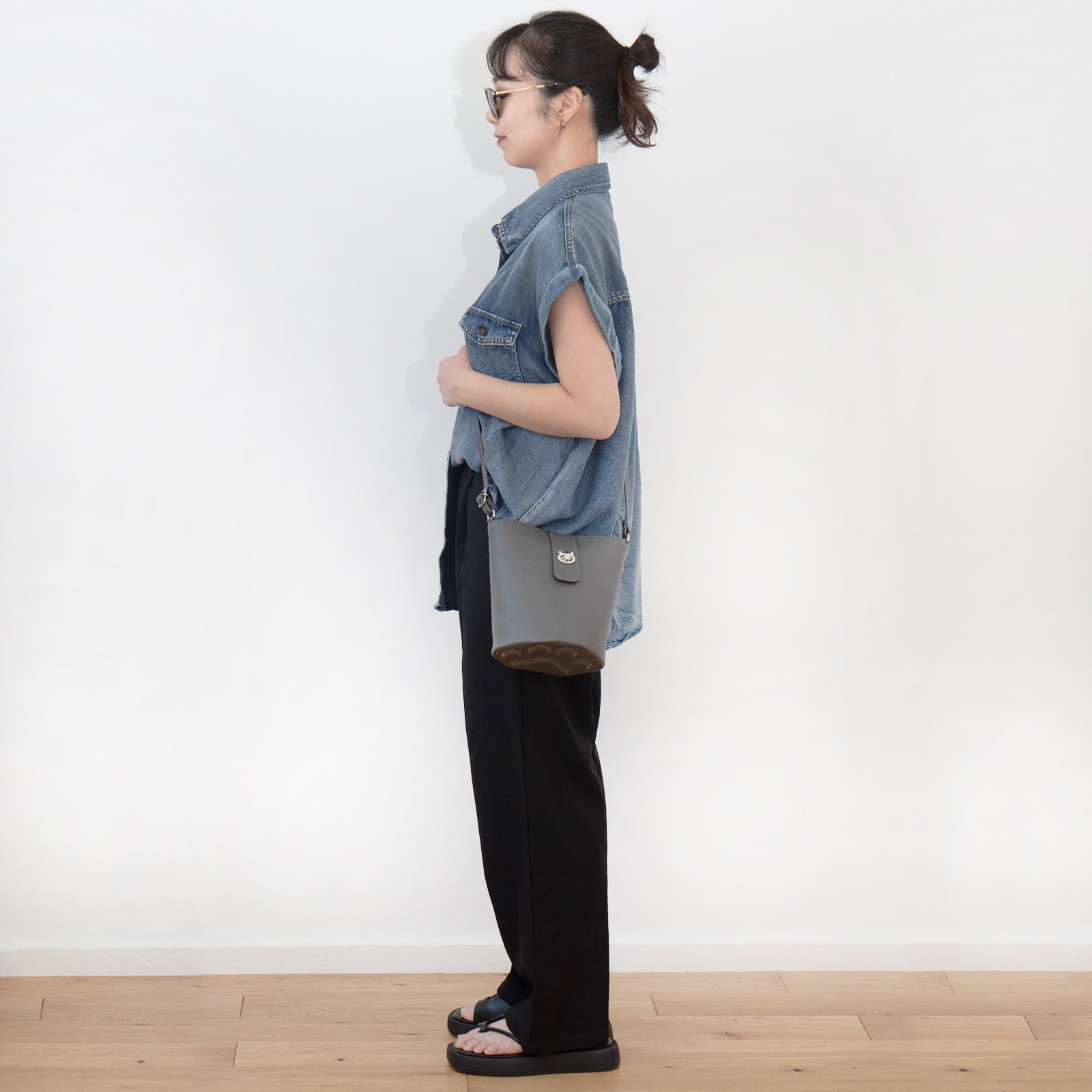 [Renewal] Shoulder Bag - PAW Cuir Mach / Graphite