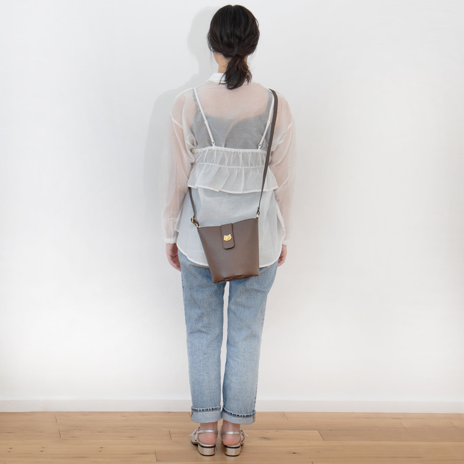 [New and Improved] Shoulder Bag PAW (Paw) Cuir Mash / Chocolate