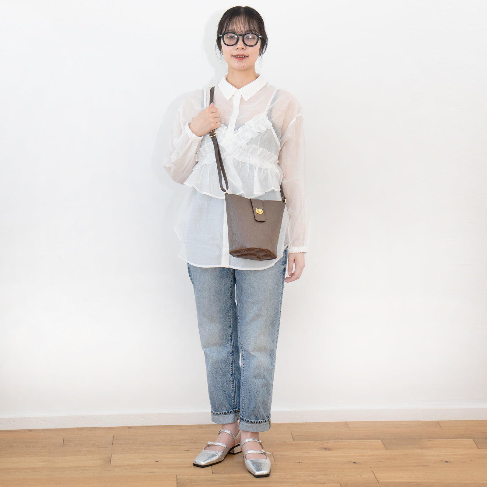 [New and Improved] Shoulder Bag PAW (Paw) Cuir Mash / Chocolate
