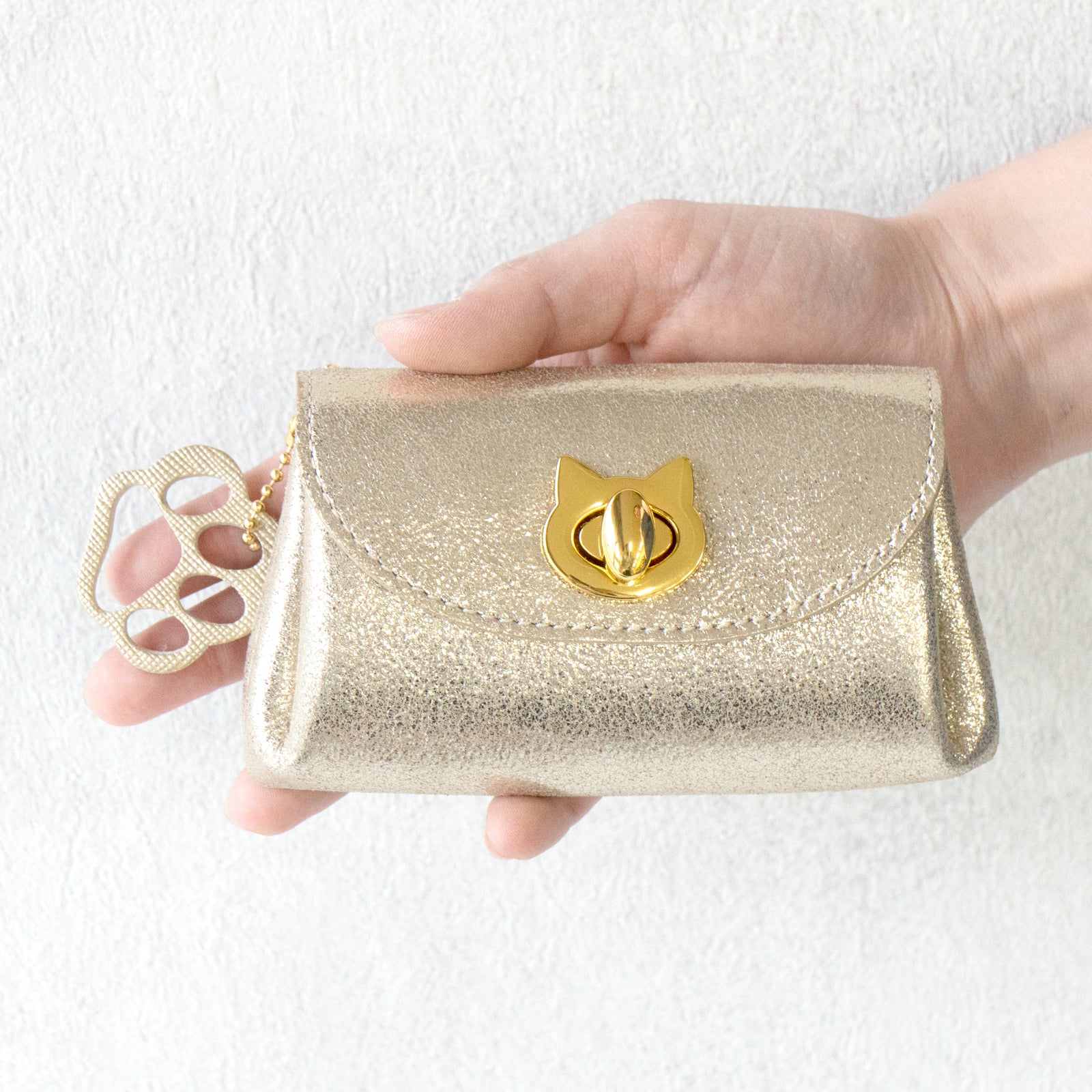 Sparkling Shell Pouch CAT / Gold