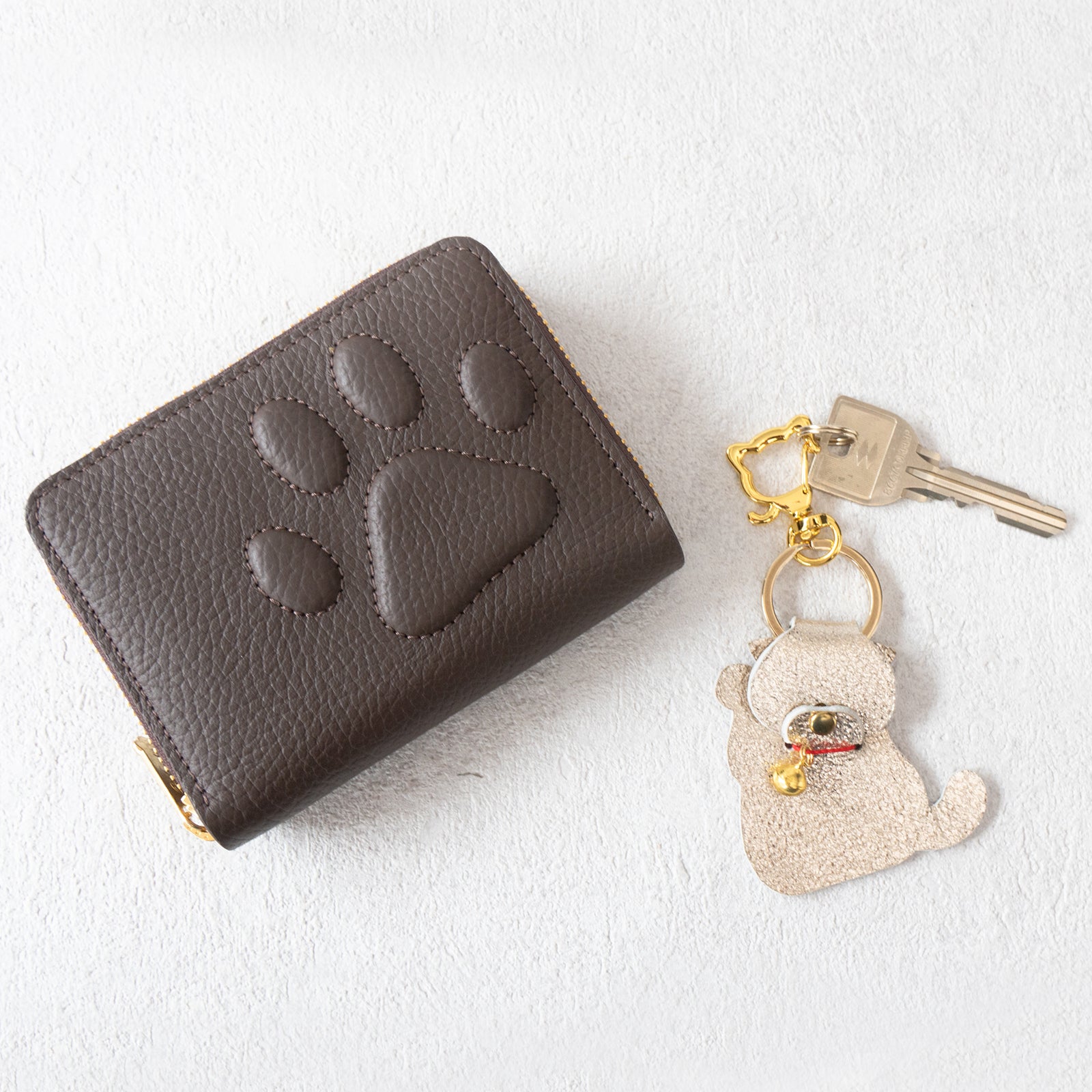 PAW Round Zipper Mid-Size Wallet, Cuir-Mousse / Chocolate