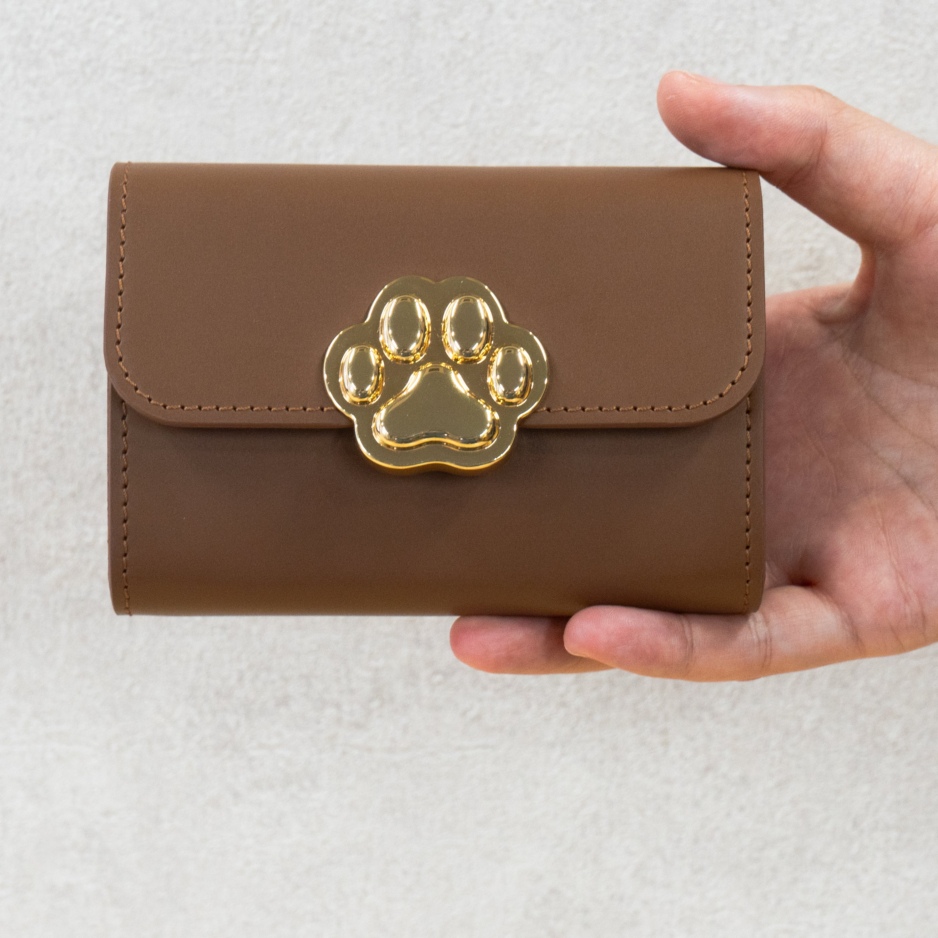 [Early Bird Discount Available] [Made to Order: June 5 (Fri) 10:00 PM - June 14 (Sun)] PAW Plate Mid-Wallet / Camel