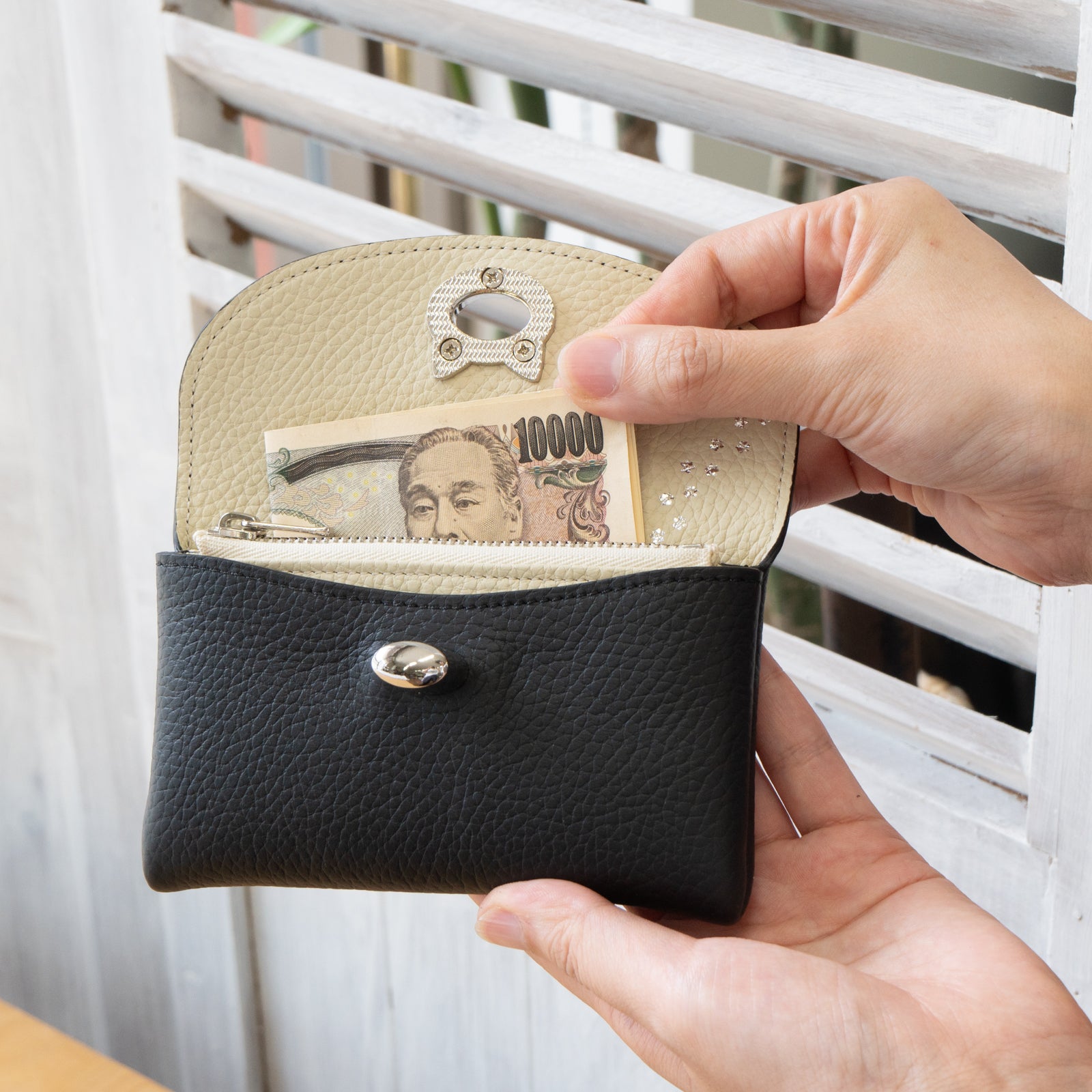 [7/22 (Mon) One-day only, pre-order sale] Flap Wallet Furnya Medium Cuir Mash / Black