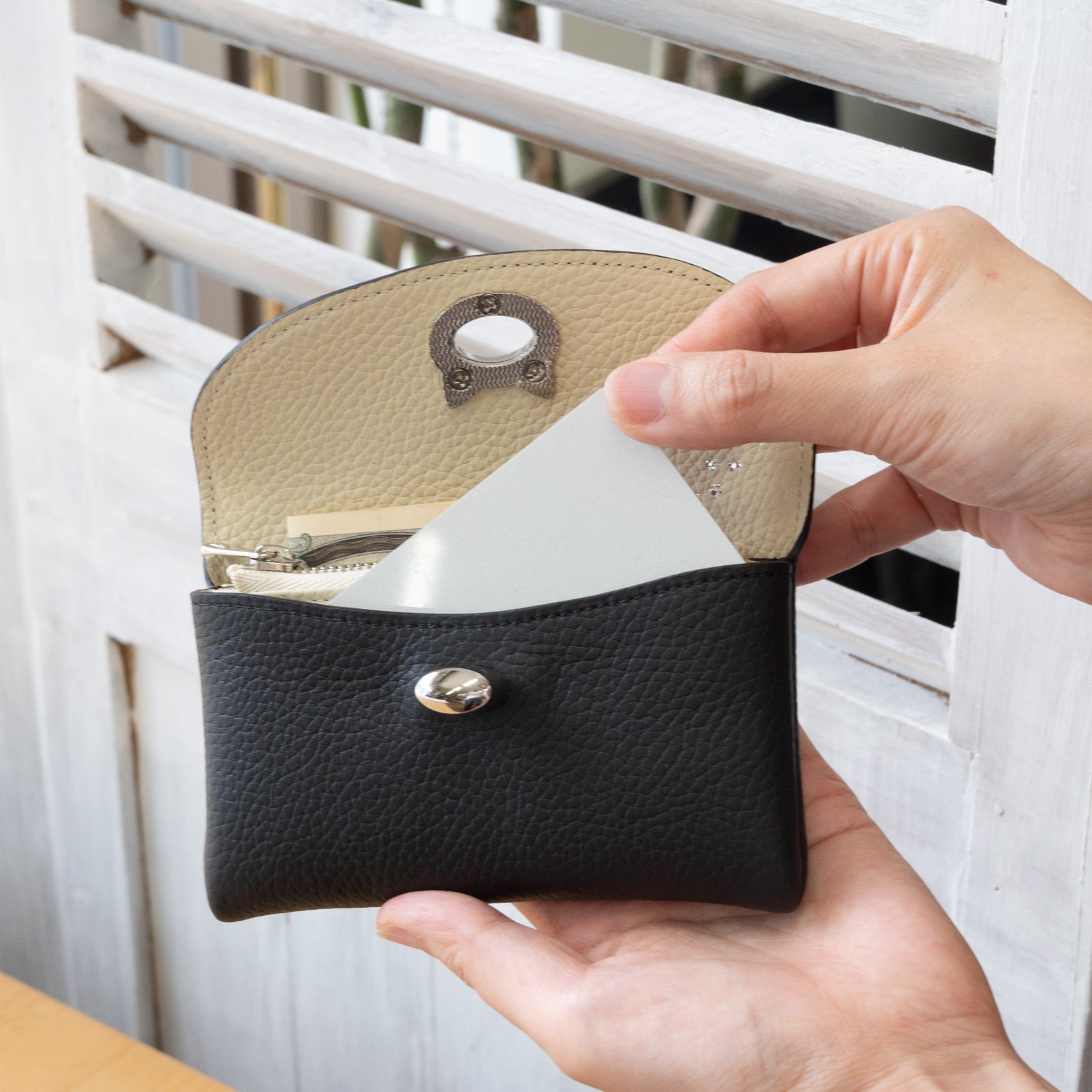 [7/22 (Mon) One-day only, pre-order sale] Flap Wallet Furnya Medium Cuir Mash / Black