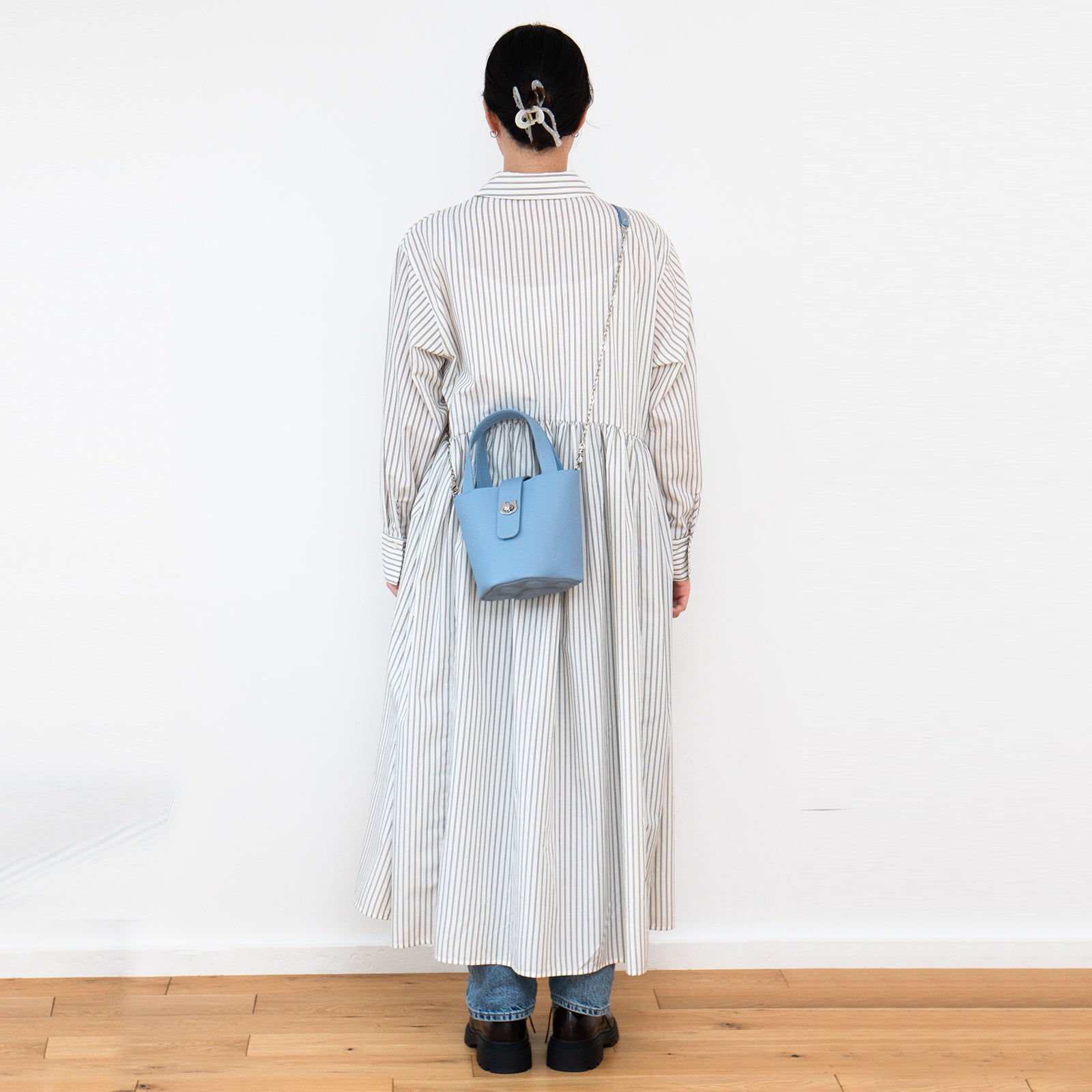【限定カラー】【送料無料】チェーンショルダー付きミニバッグ・PAW　キュイール・マッシュ  / サックスブルー(ゴールド金具)