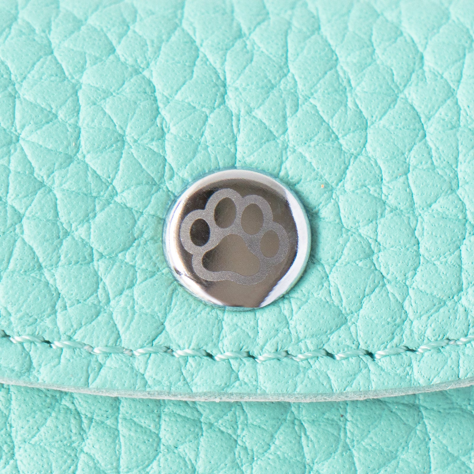 [8/8 (Thu) International Cat Day - One-day only pre-order sale] Flap key ring - Furnya Nano Taurillon Clemence / Tiffany Blue