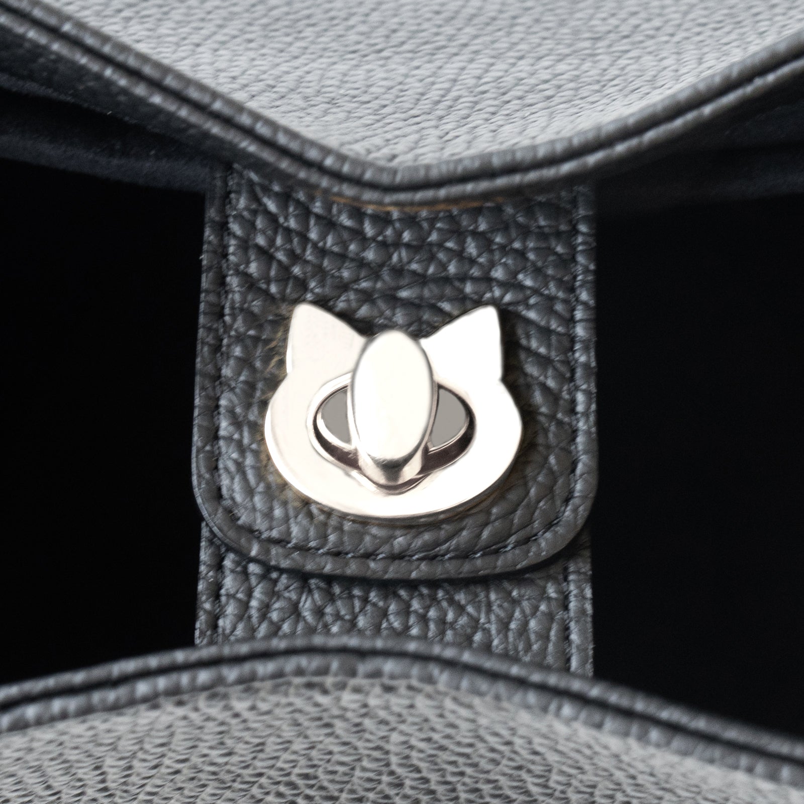 【9/21(日)22:00～ 26時間限定販売】【数量限定】3WAYバッグ PAW (パウ)    キュイール・マッシュ  /  ブラック [シルバー金具]