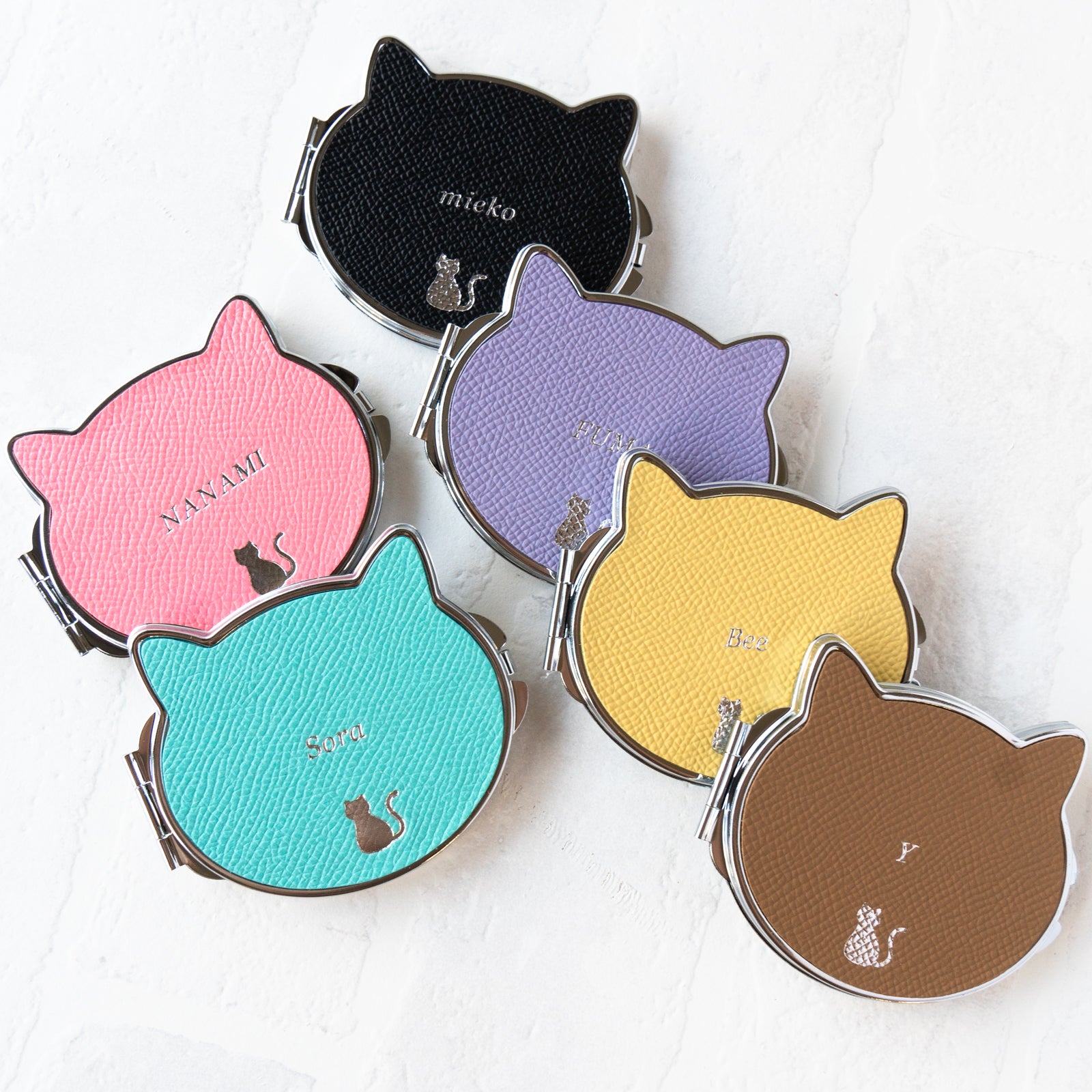 [8/22 (Thu) One-day only, pre-order sales] Nyanpakuto Mirror Cuir Minerva / Black