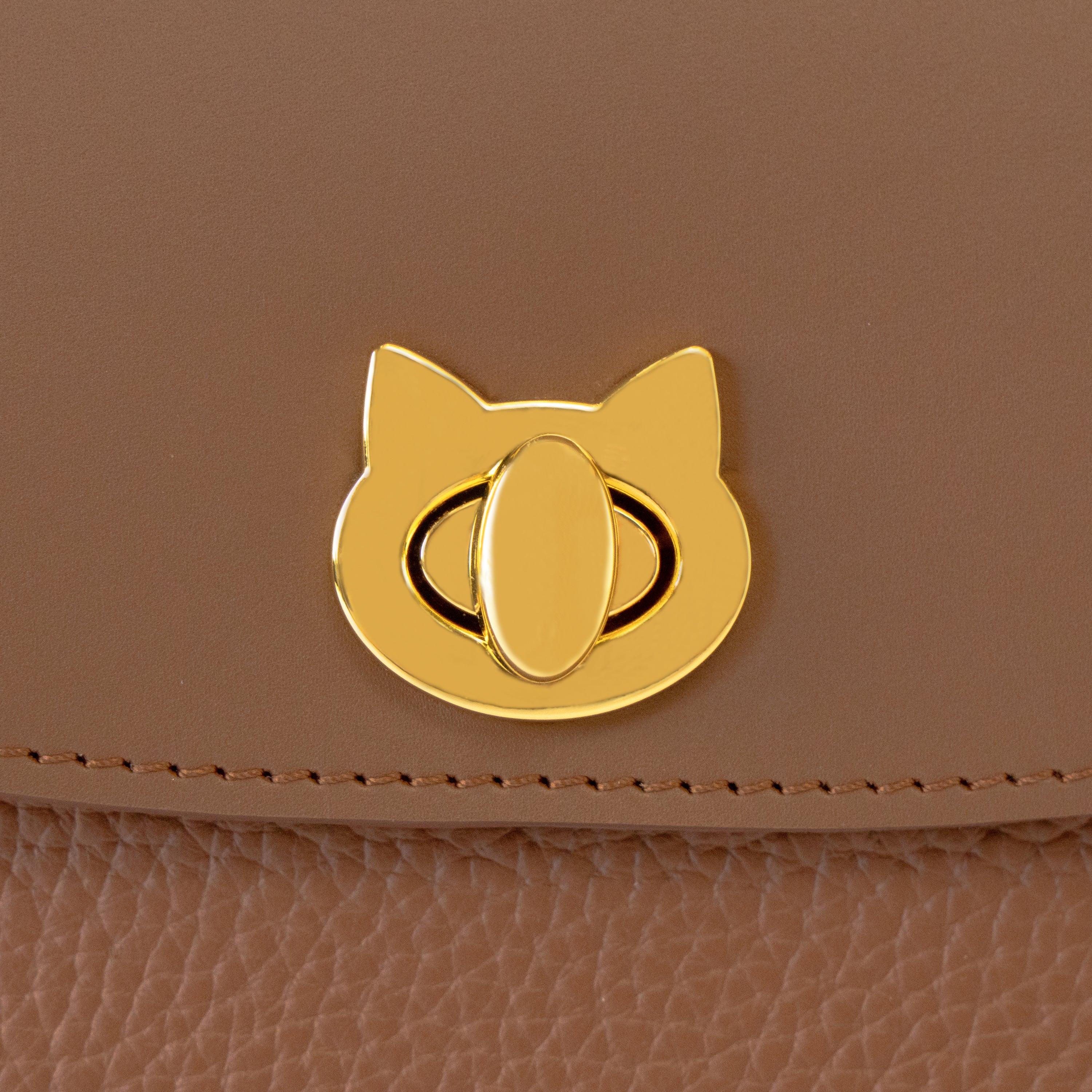 【受注販売：7/24(金)22:00～26(日)】【初回10%OFF】フラップコンビハンドバッグ  /  キャメル